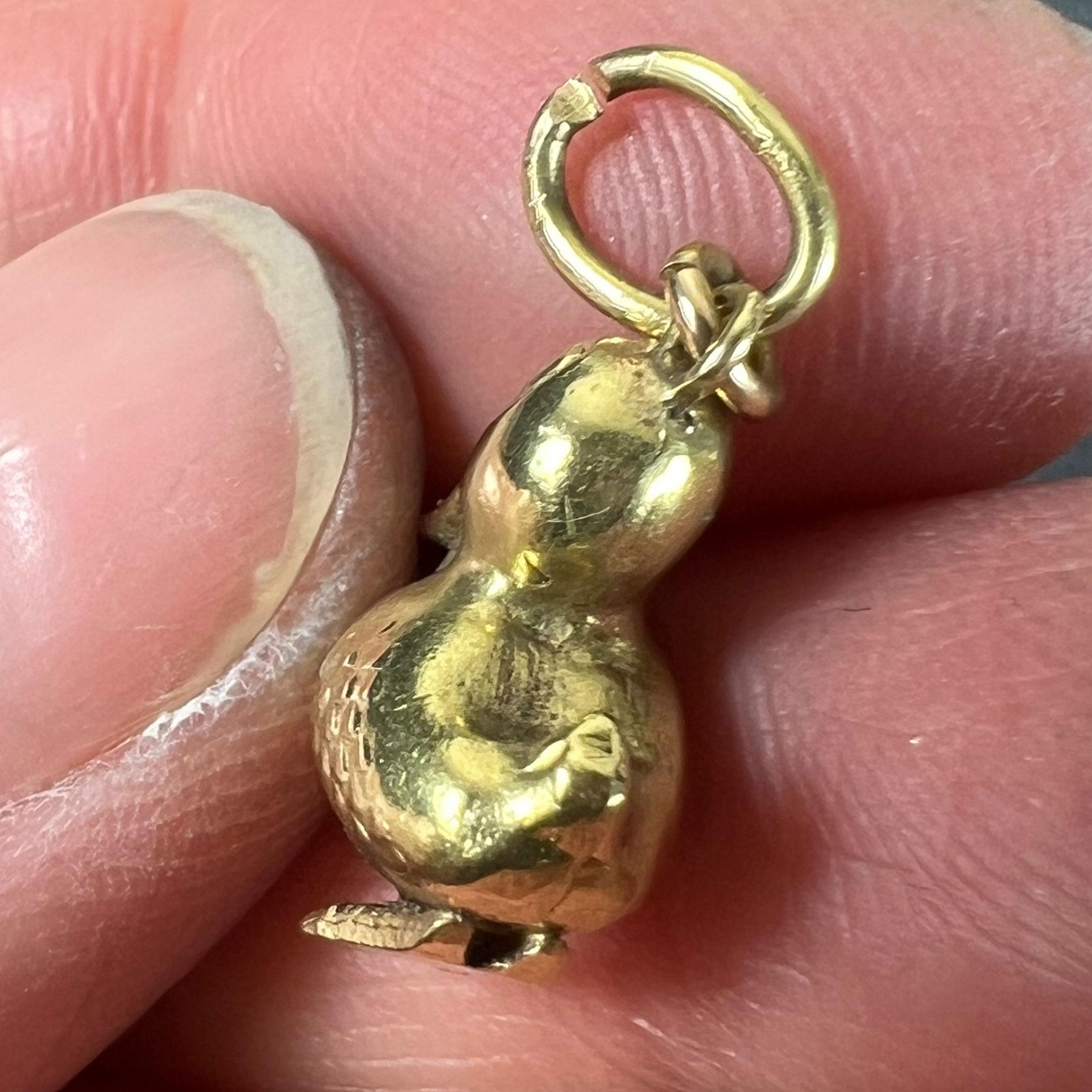 Vintage 18K Yellow Gold Duck Bird Charm Pendant For Sale 2