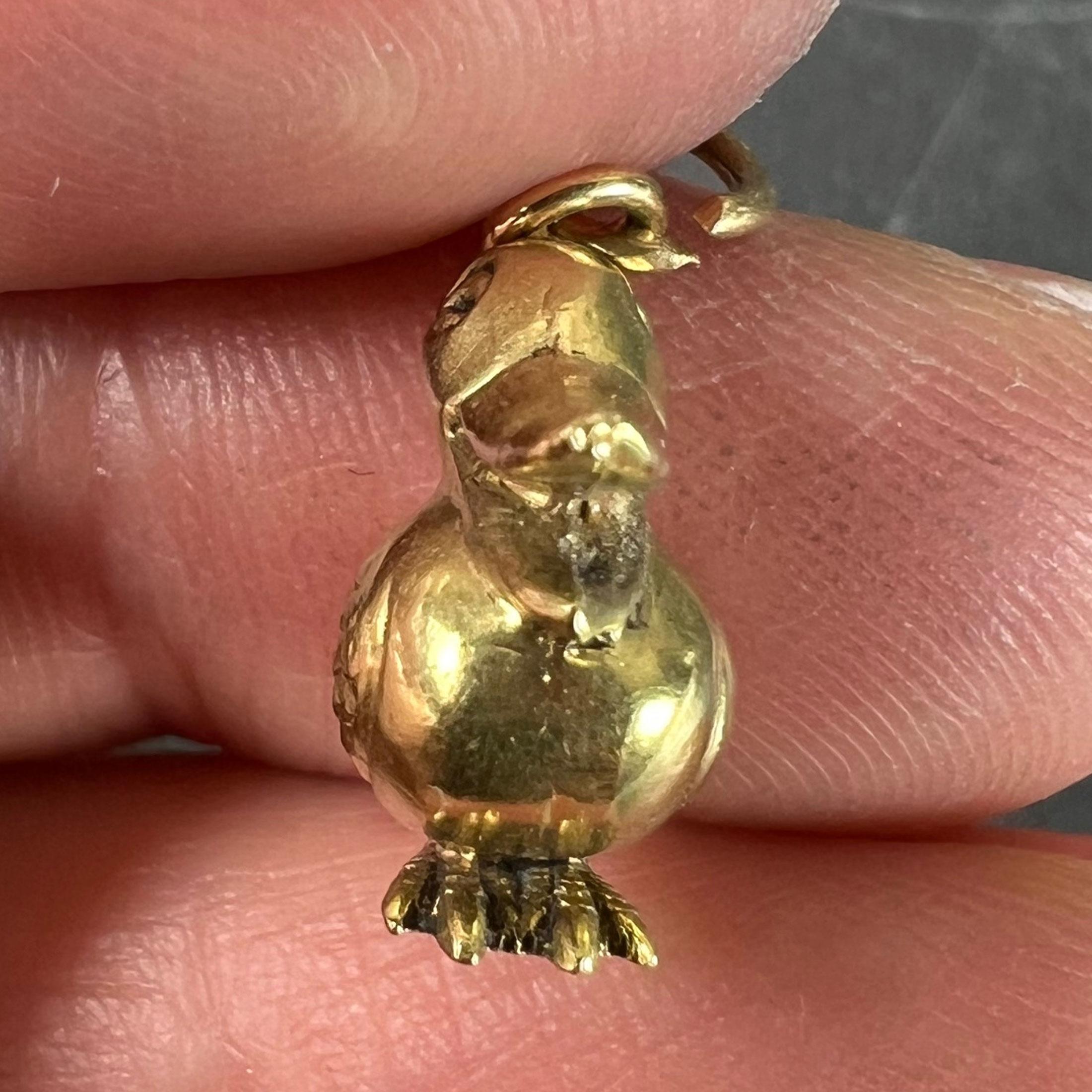 Vintage 18K Yellow Gold Duck Bird Charm Pendant For Sale 3