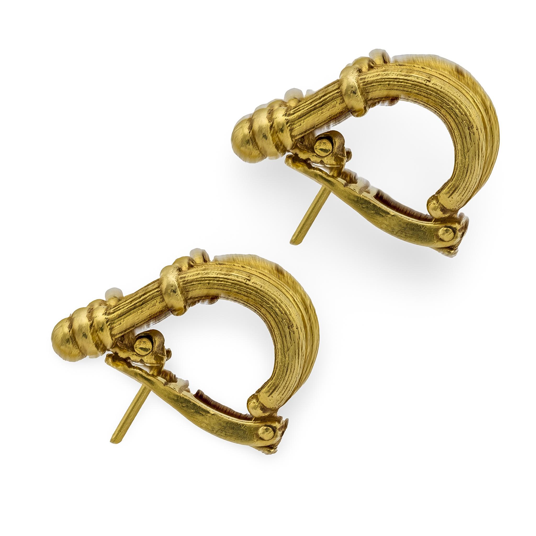 Pendientes vintage de oro amarillo de 18 quilates en venta 2