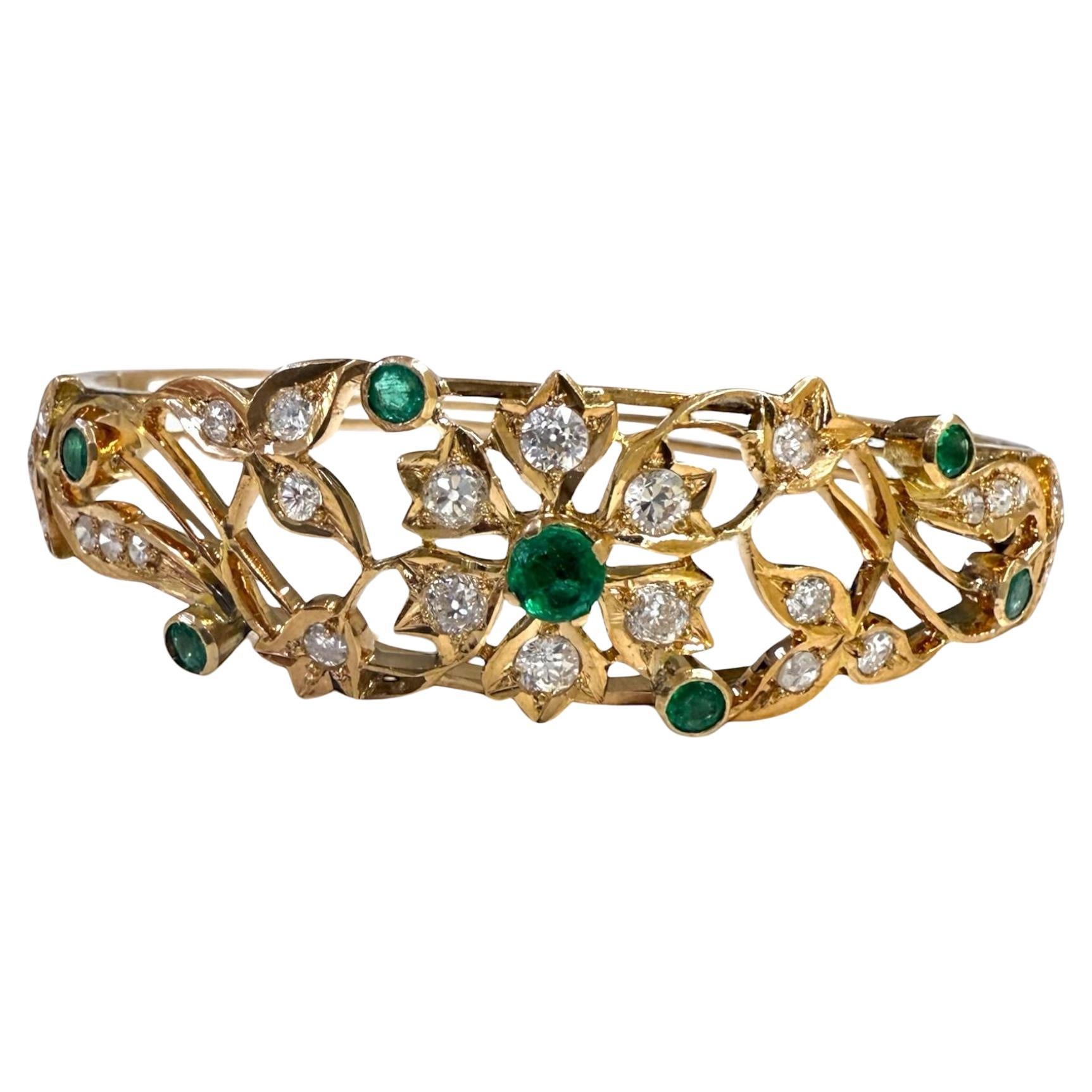 Bracciale vintage in oro giallo 18 carati con smeraldi e diamanti in vendita