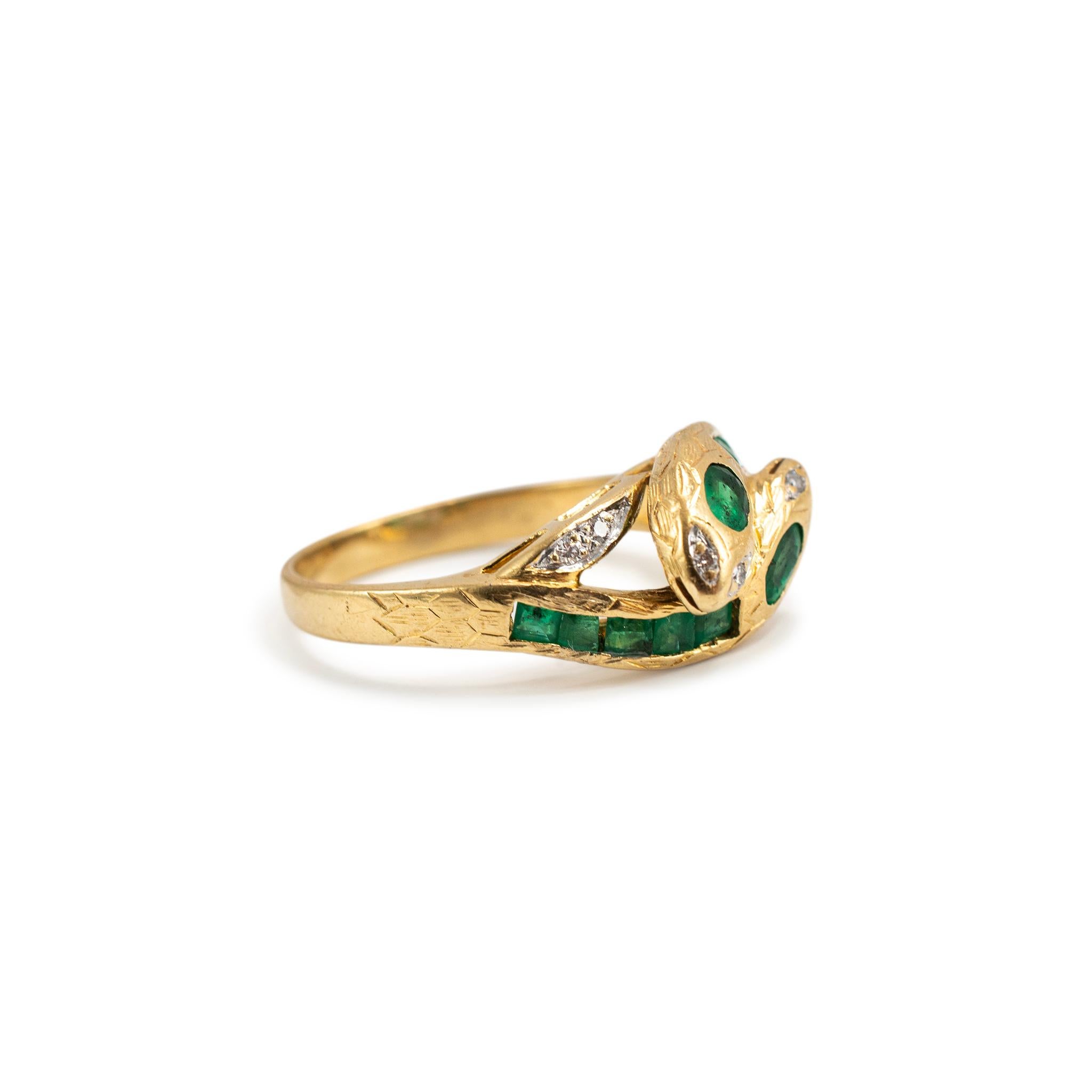 Women's Vintage 18K Yellow Gold Emerald Diamond Bypass Double Snake Cocktail Ring For Sale