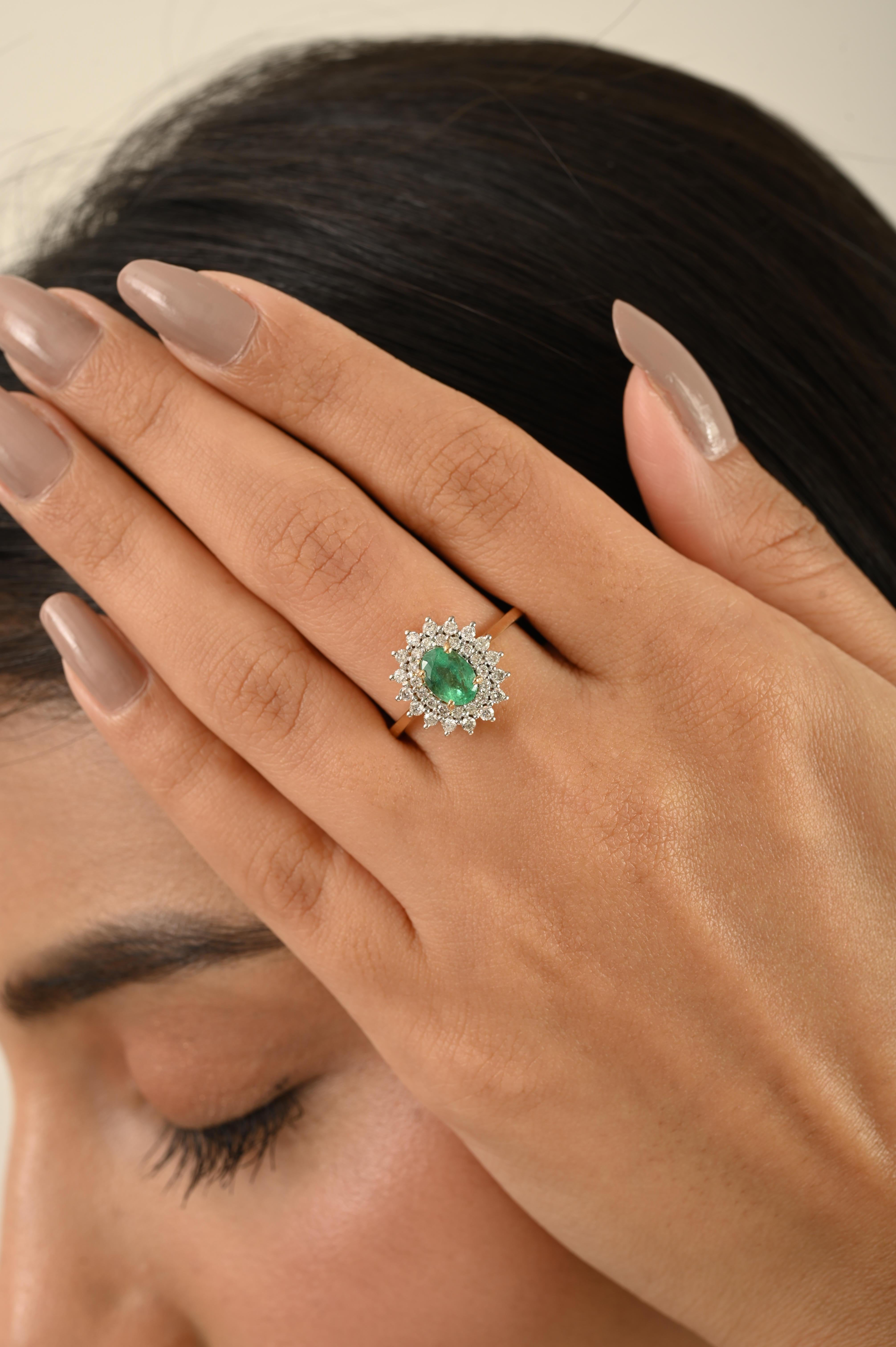 For Sale:  Vintage 18k Yellow Gold Emerald & Halo Diamond Cluster engagement Ring for Women 12