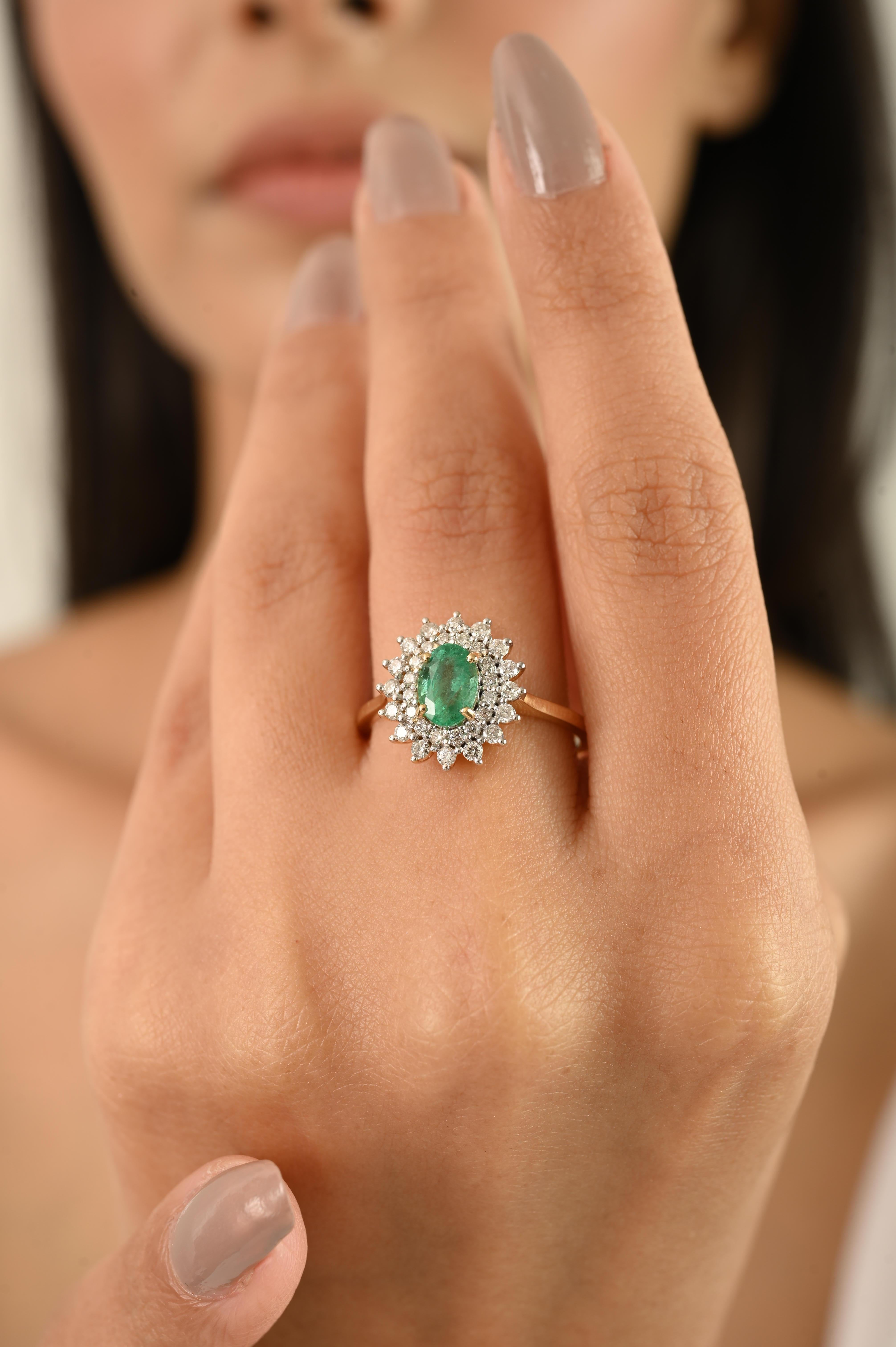 For Sale:  Vintage 18k Yellow Gold Emerald & Halo Diamond Cluster engagement Ring for Women 2