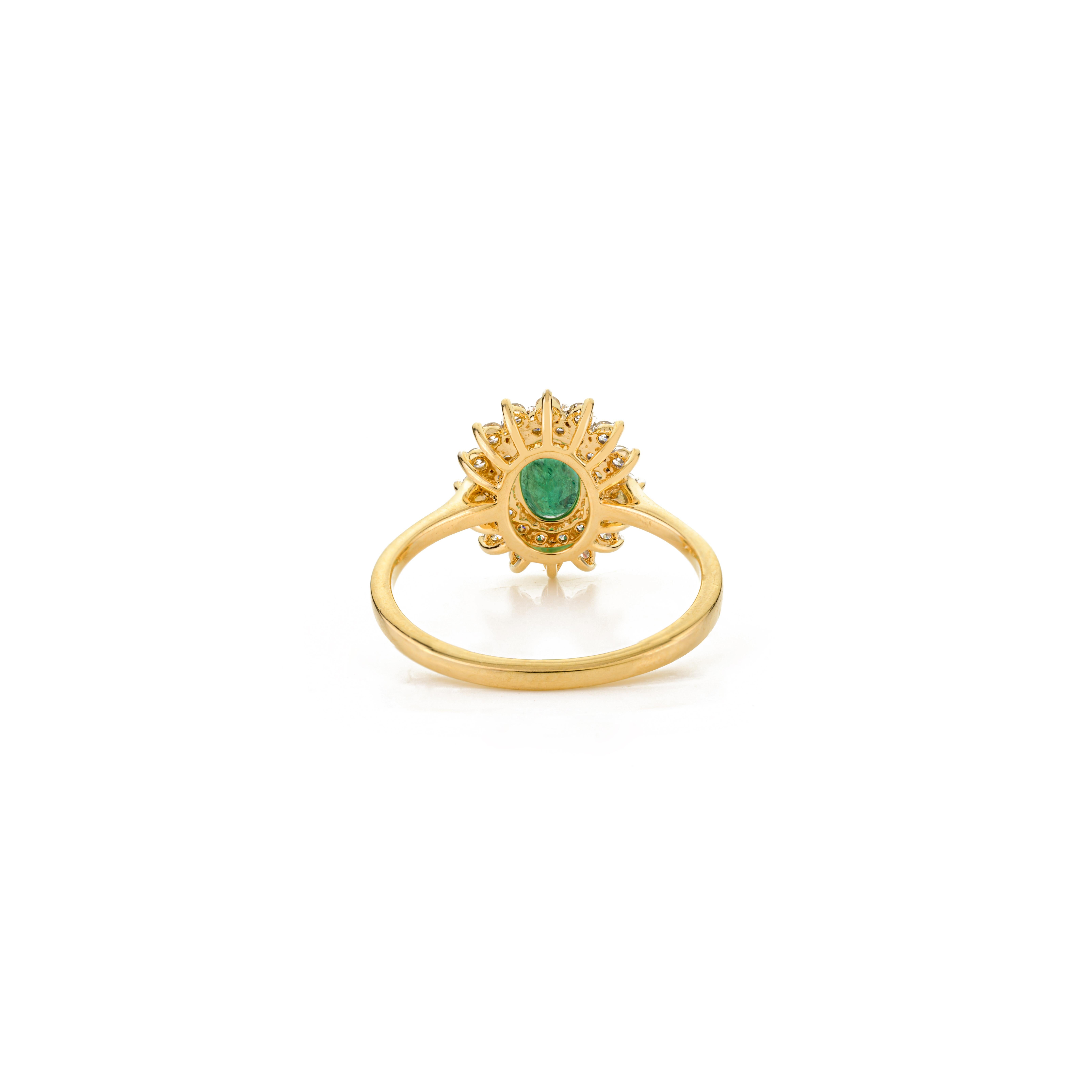 For Sale:  Vintage 18k Yellow Gold Emerald & Halo Diamond Cluster engagement Ring for Women 5