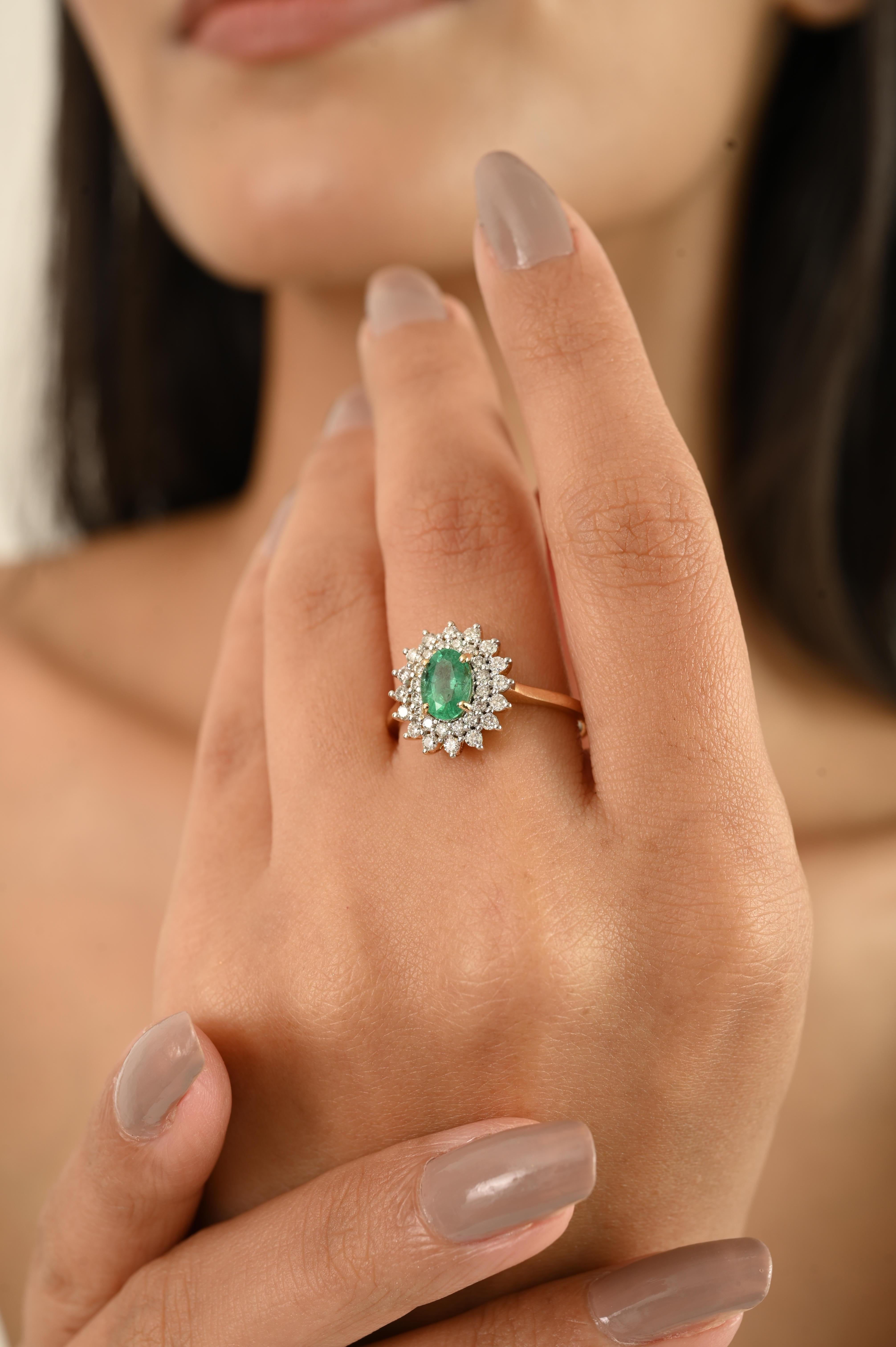 For Sale:  Vintage 18k Yellow Gold Emerald & Halo Diamond Cluster engagement Ring for Women 6