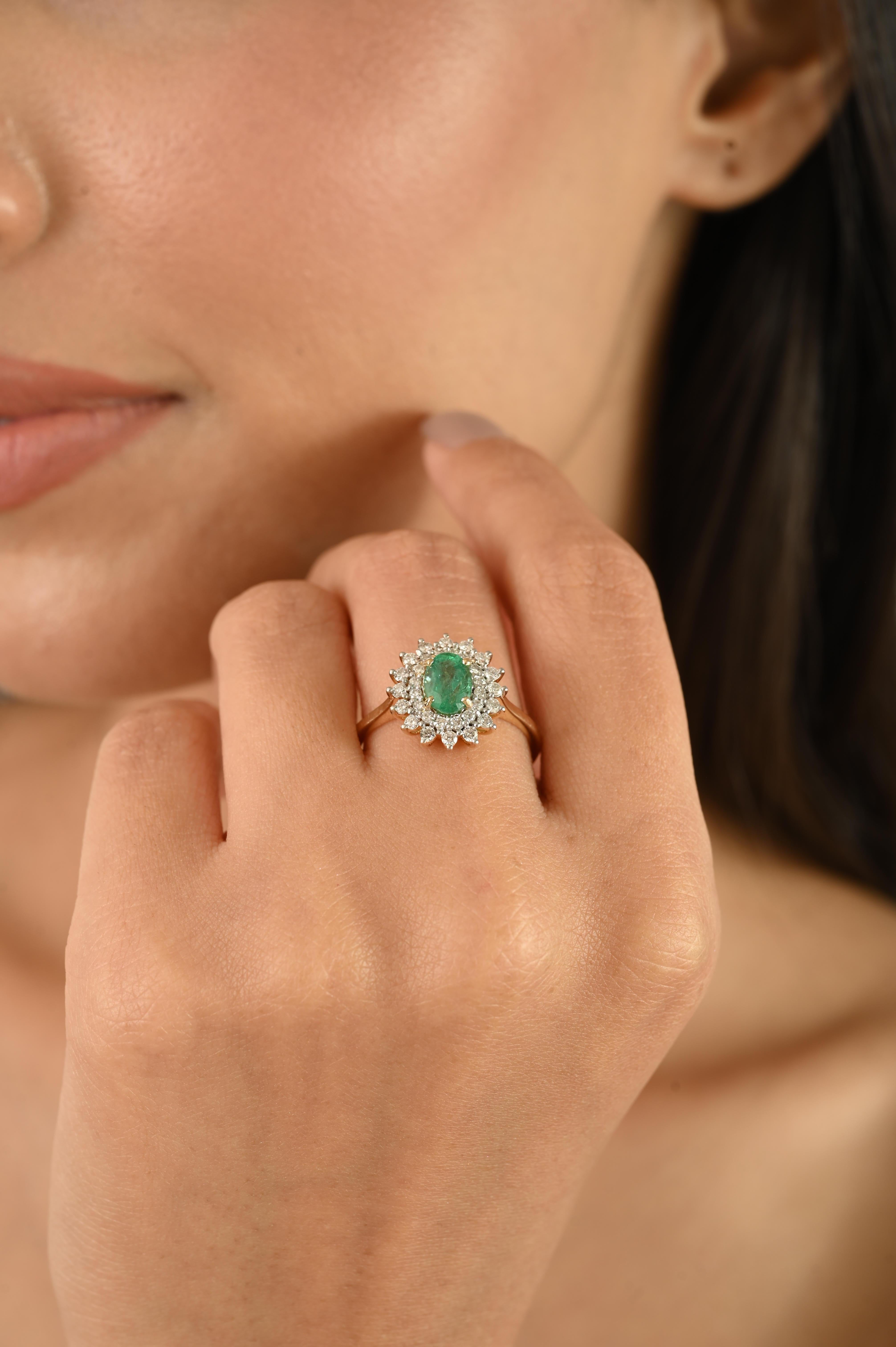 For Sale:  Vintage 18k Yellow Gold Emerald & Halo Diamond Cluster engagement Ring for Women 8