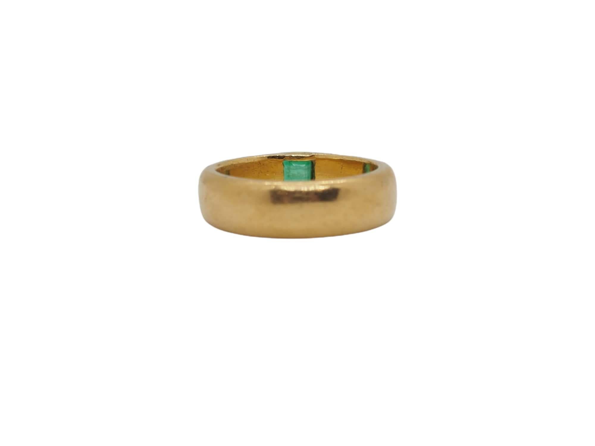 Vintage 18k Yellow Gold Emerald Men's Ring 2