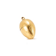Vintage 18K Yellow Gold Engraved Egg Form Screw-Top Locket Charm Pendant
