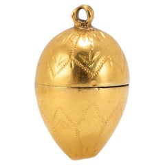 Vintage 18K Yellow Gold Engraved Egg Form Screw-Top Locket Charm Pendant