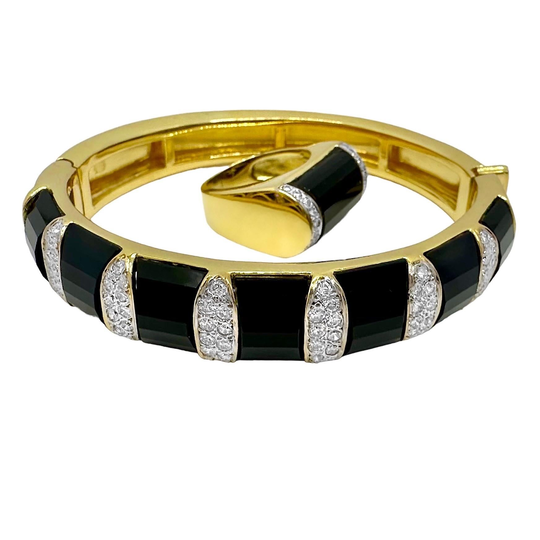 Vintage 18k Yellow Gold, Faceted Onyx and Diamond, American Fashion Ring For Sale 8