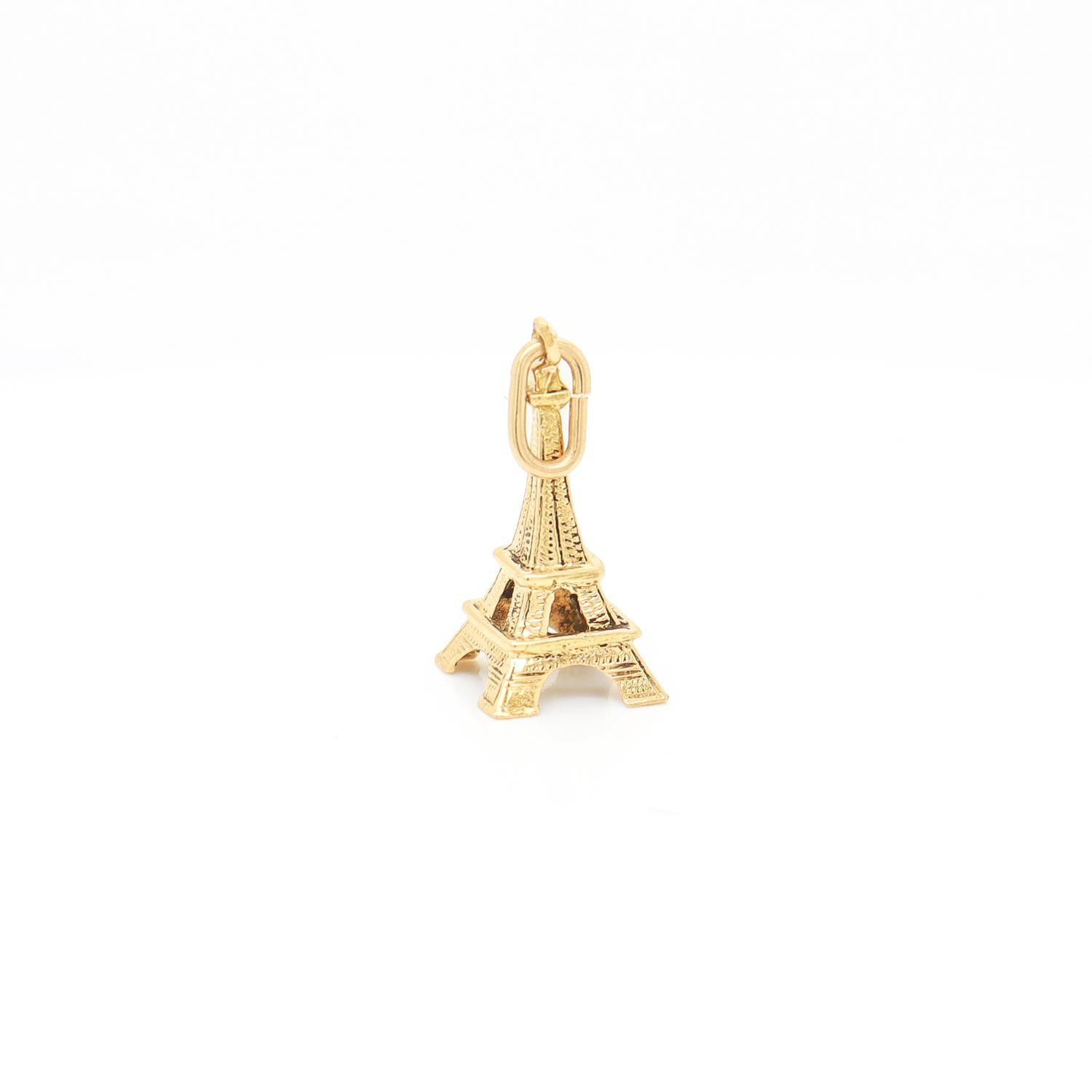 Vintage 18K Yellow Gold Figural Eiffel Tower Charm In Good Condition In Philadelphia, PA