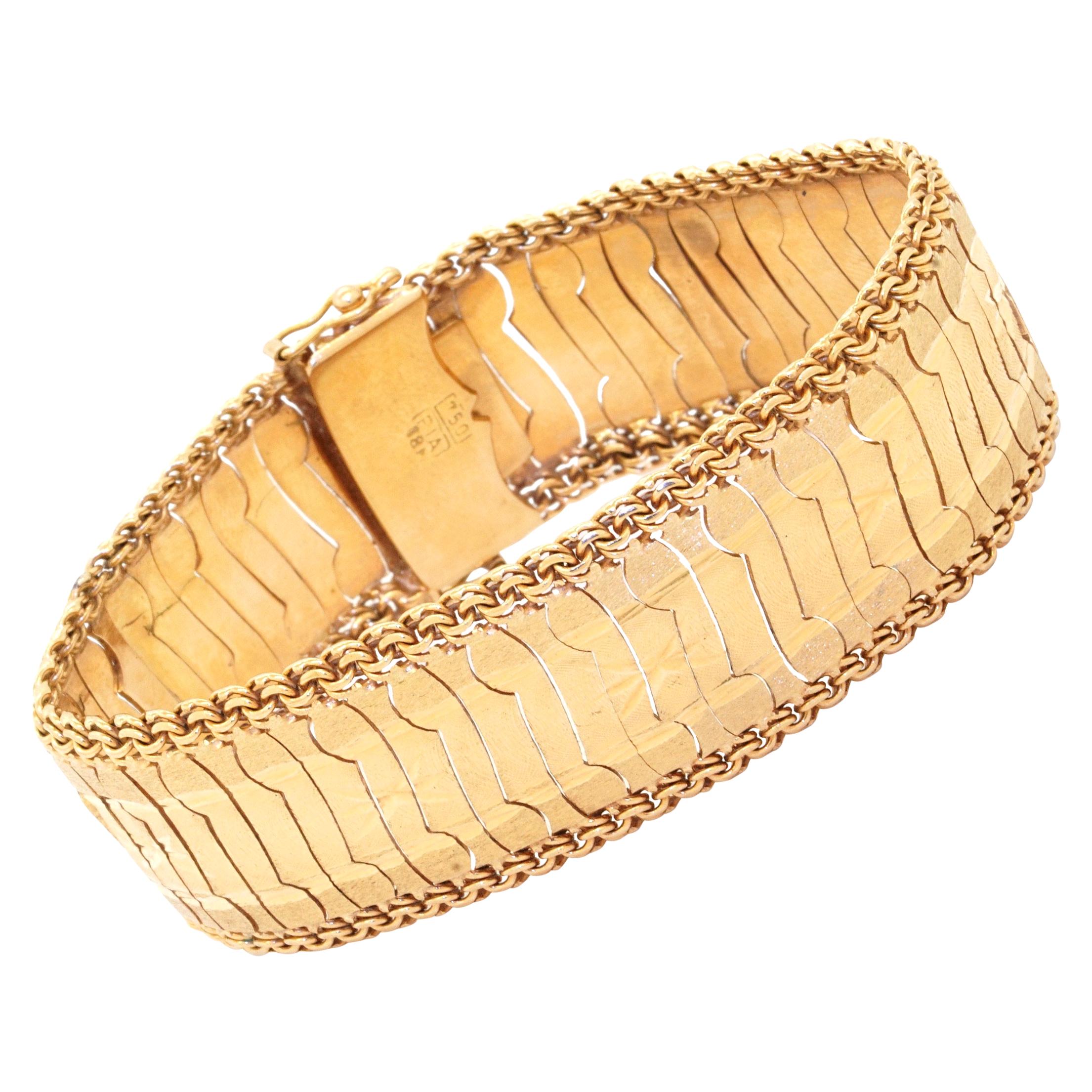Vintage 18K Yellow Gold Floral Bracelet w/ Cable Sides For Sale