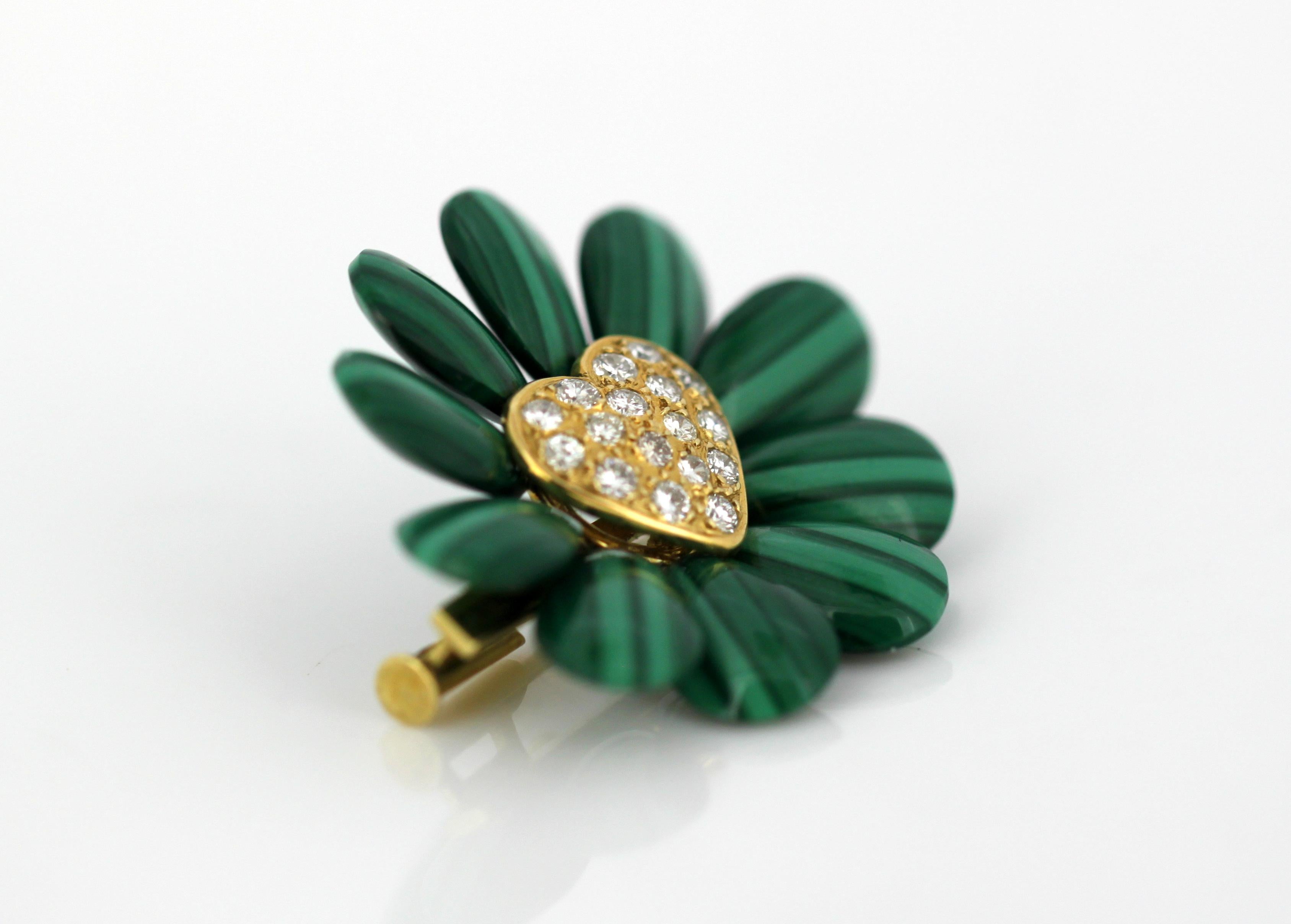 Vintage 18 Karat Yellow Gold Flower Brooch with Malachite and Diamonds, 1970s 2