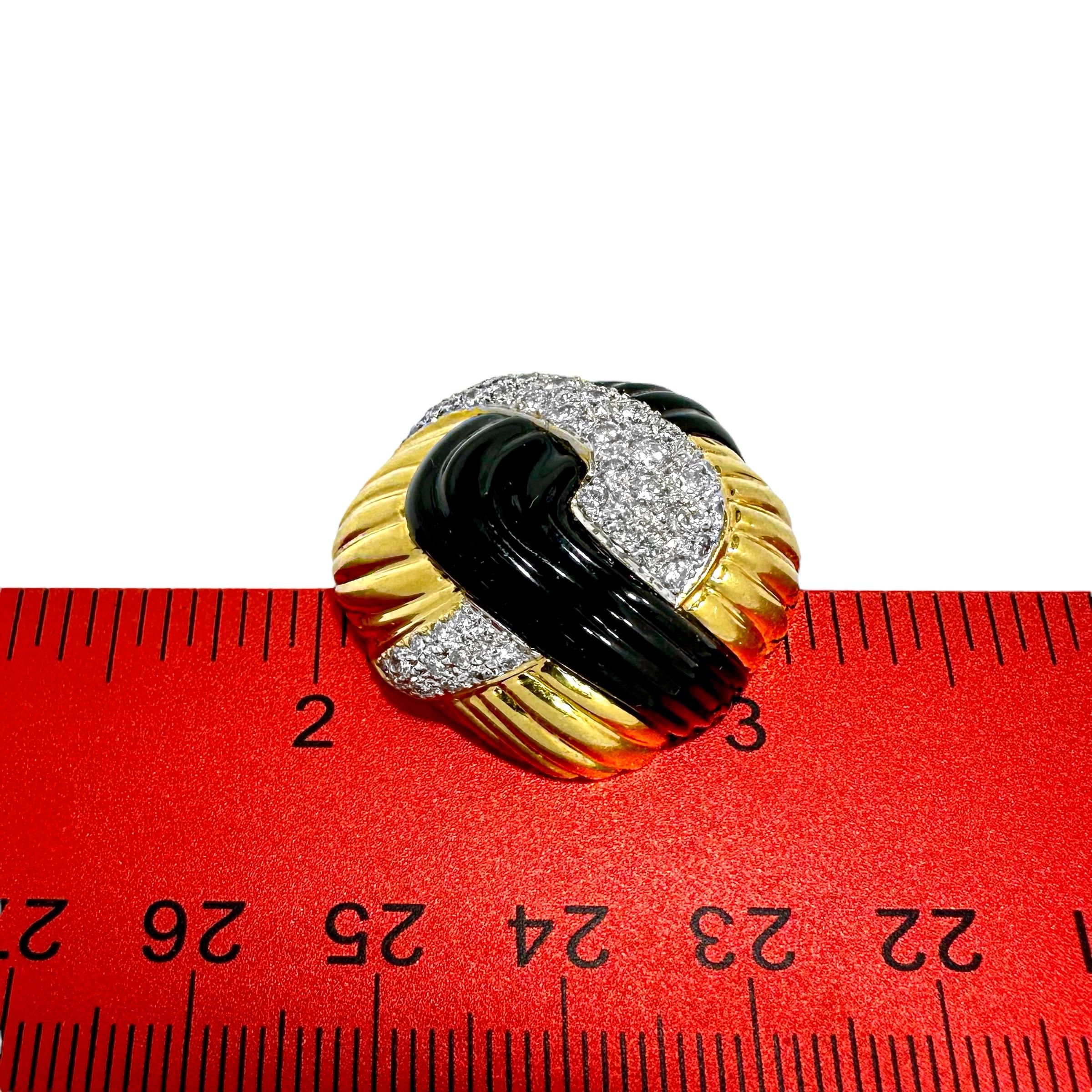 Orecchini d'epoca in oro giallo 18 carati, onice scanalato e diamanti a cupola con motivo a cupola in vendita 4