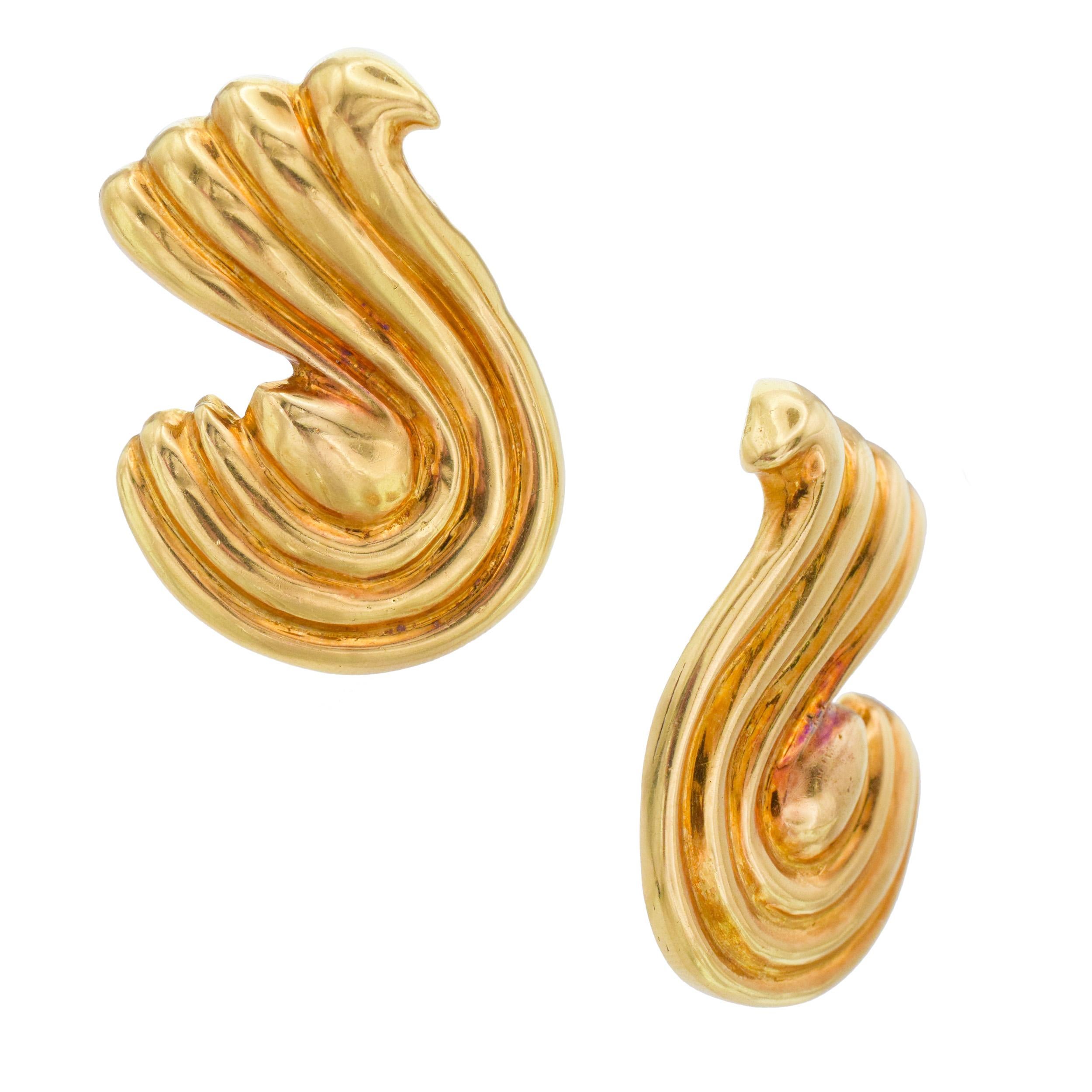 Fermaglio a nastro scanalato d'epoca in oro giallo 18 carati in vendita 5