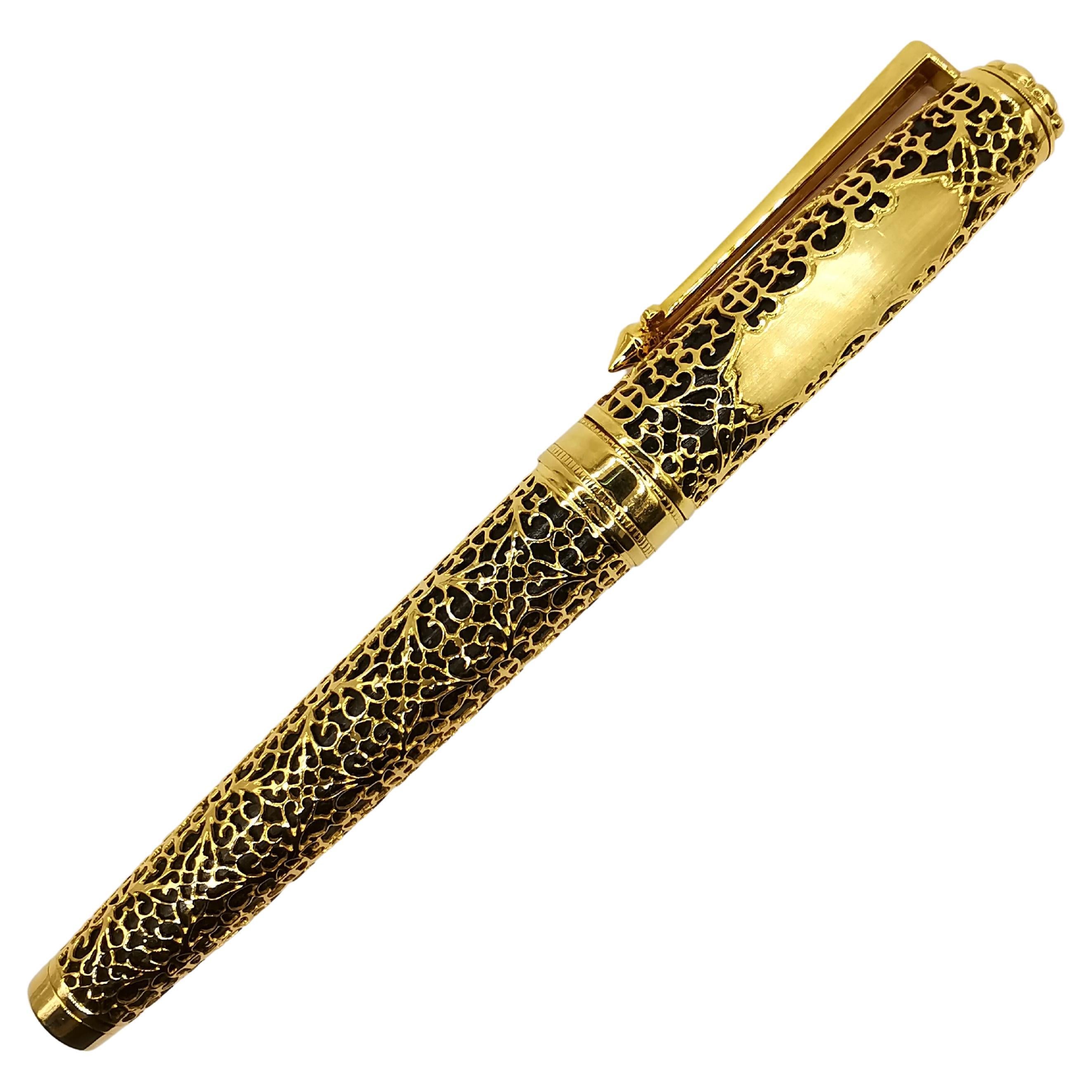 Vintage 18k Yellow Gold Fountain Pen Sandalwood Box Set with Personalization For Sale