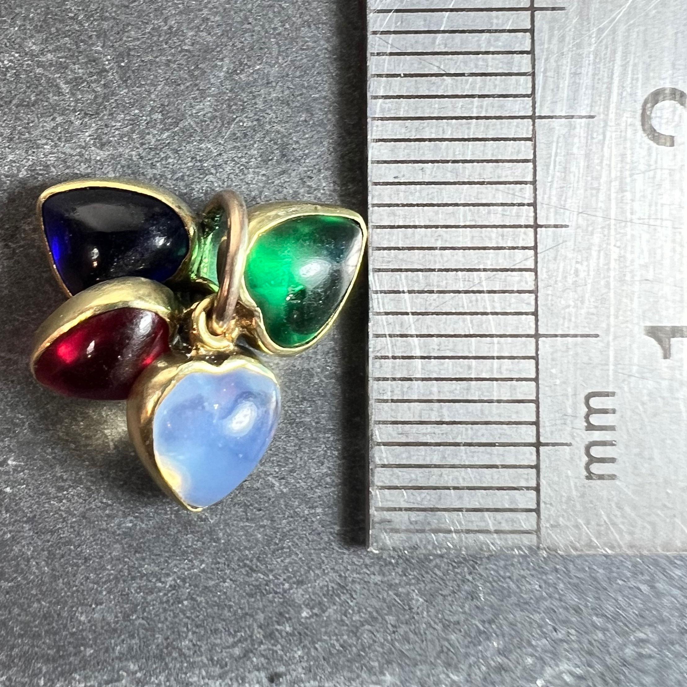 Pendentif à breloques en or jaune 18K avec quatre coeurs d'amour en pâte de verre en vente 6