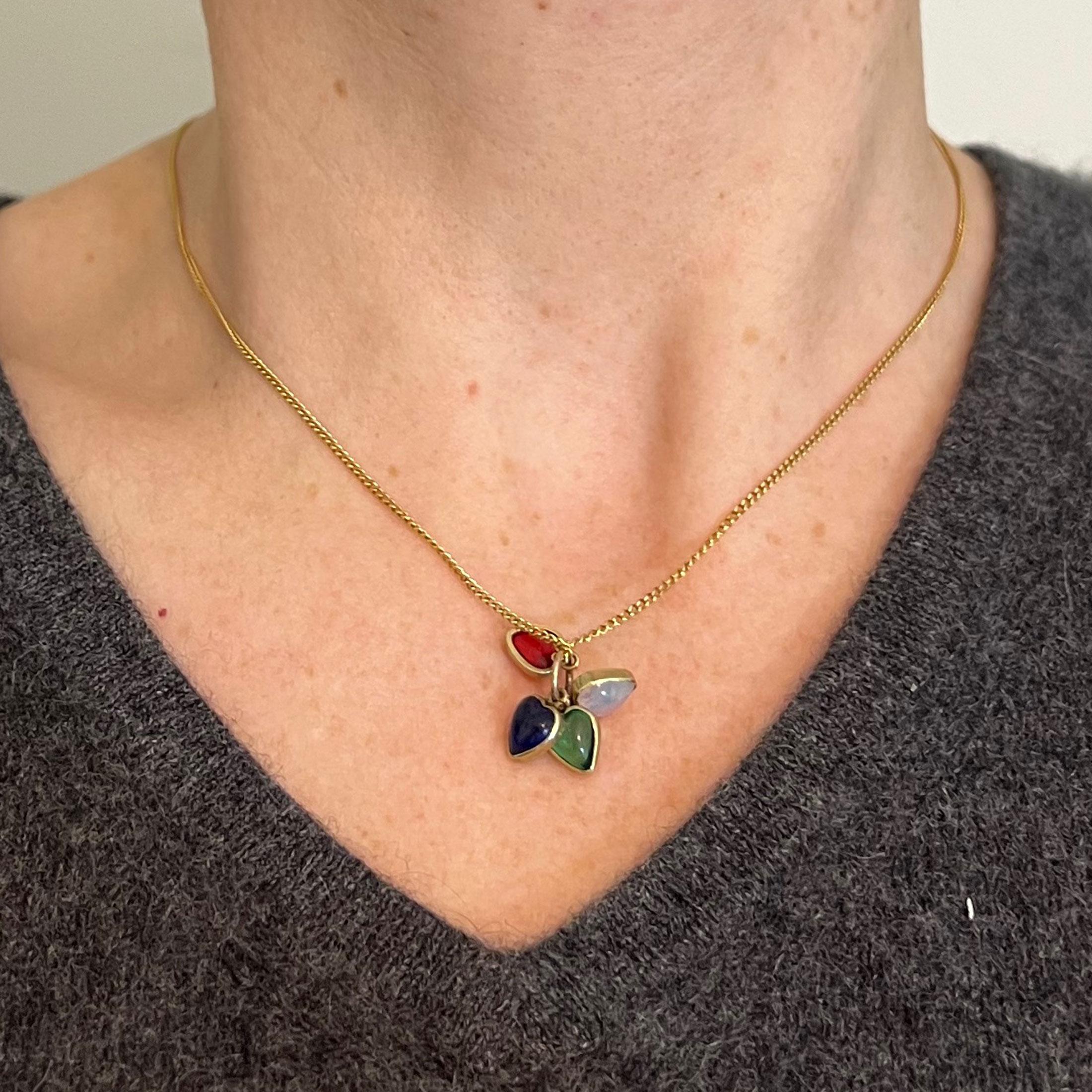 Pendentif à breloques en or jaune 18K avec quatre coeurs d'amour en pâte de verre Pour femmes en vente