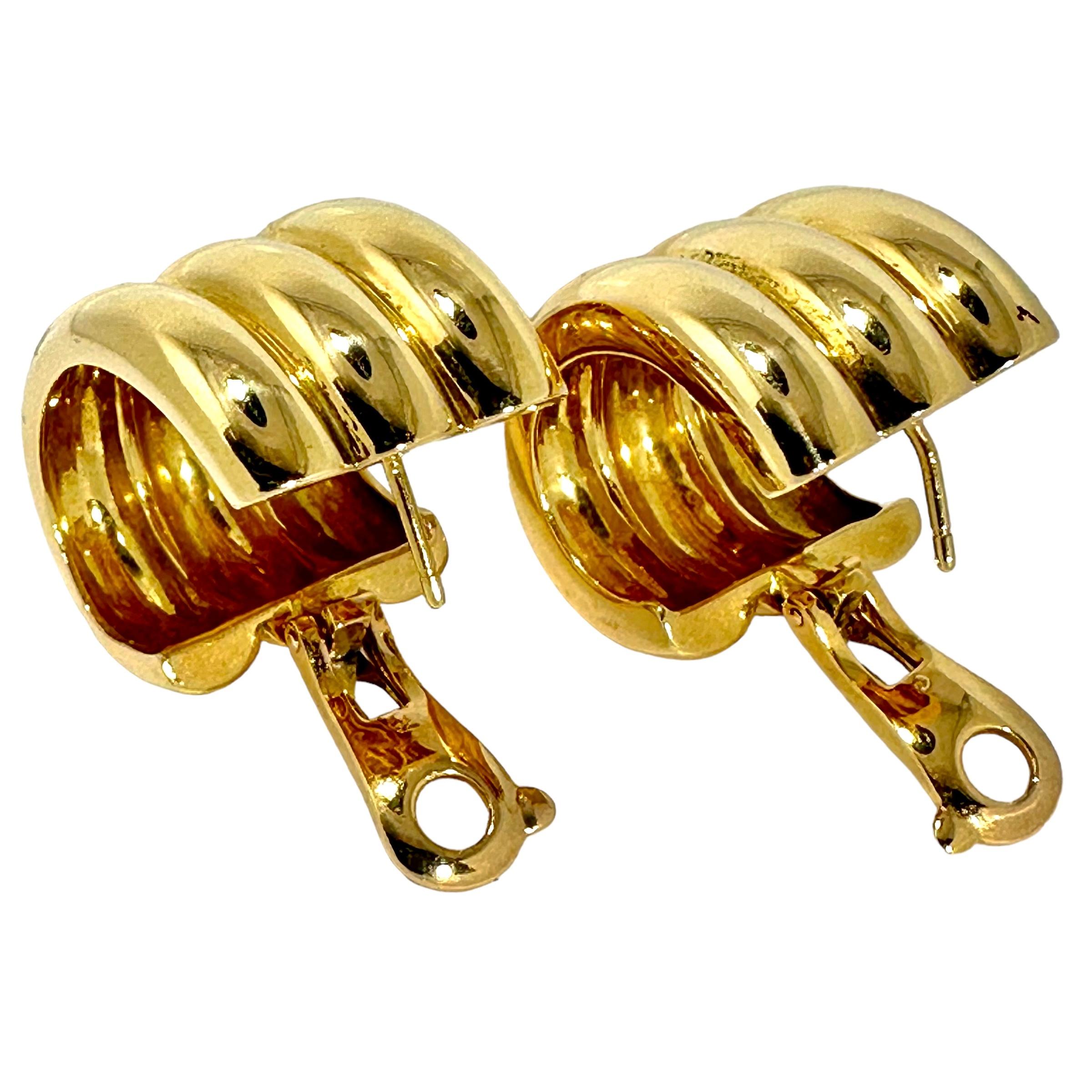 Cartier French, boucles d'oreilles vintage à trois anneaux en or jaune 18 carats d'une largeur de 3/4 pouce  en vente 1