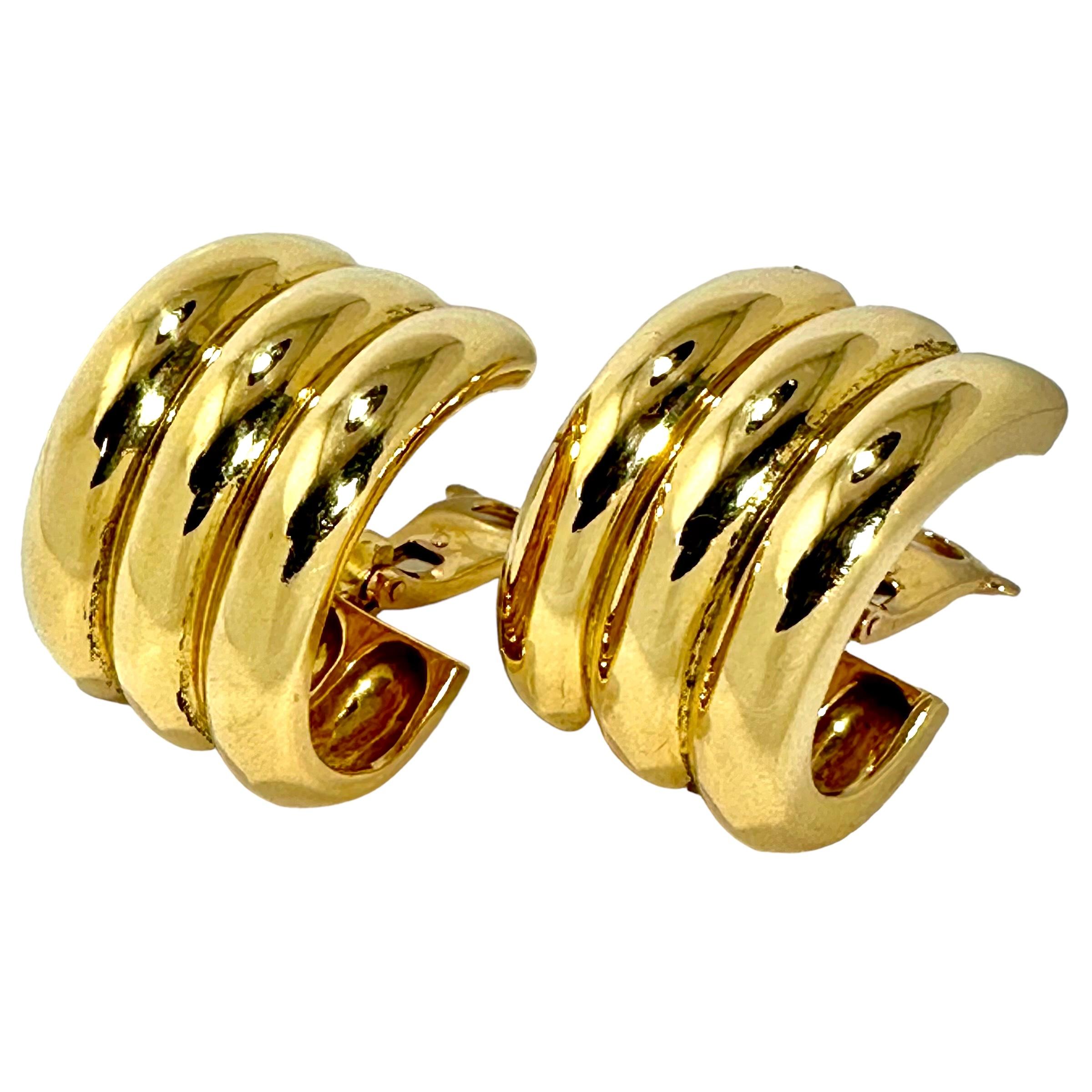 Cartier French, boucles d'oreilles vintage à trois anneaux en or jaune 18 carats d'une largeur de 3/4 pouce  en vente 3
