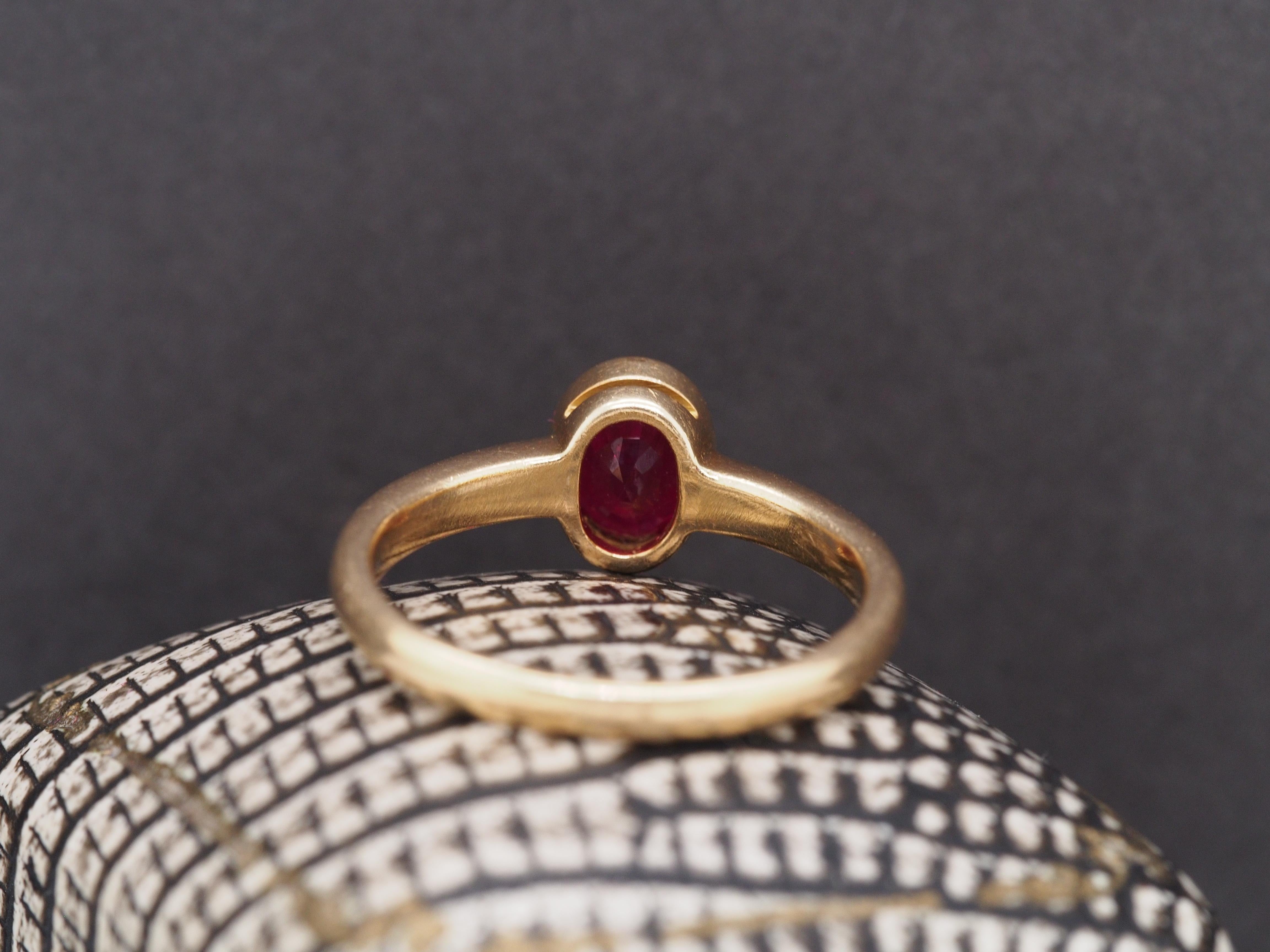 Art Deco Vintage 18K Yellow Gold GIA “Pigeon Blood” Ruby Ring For Sale