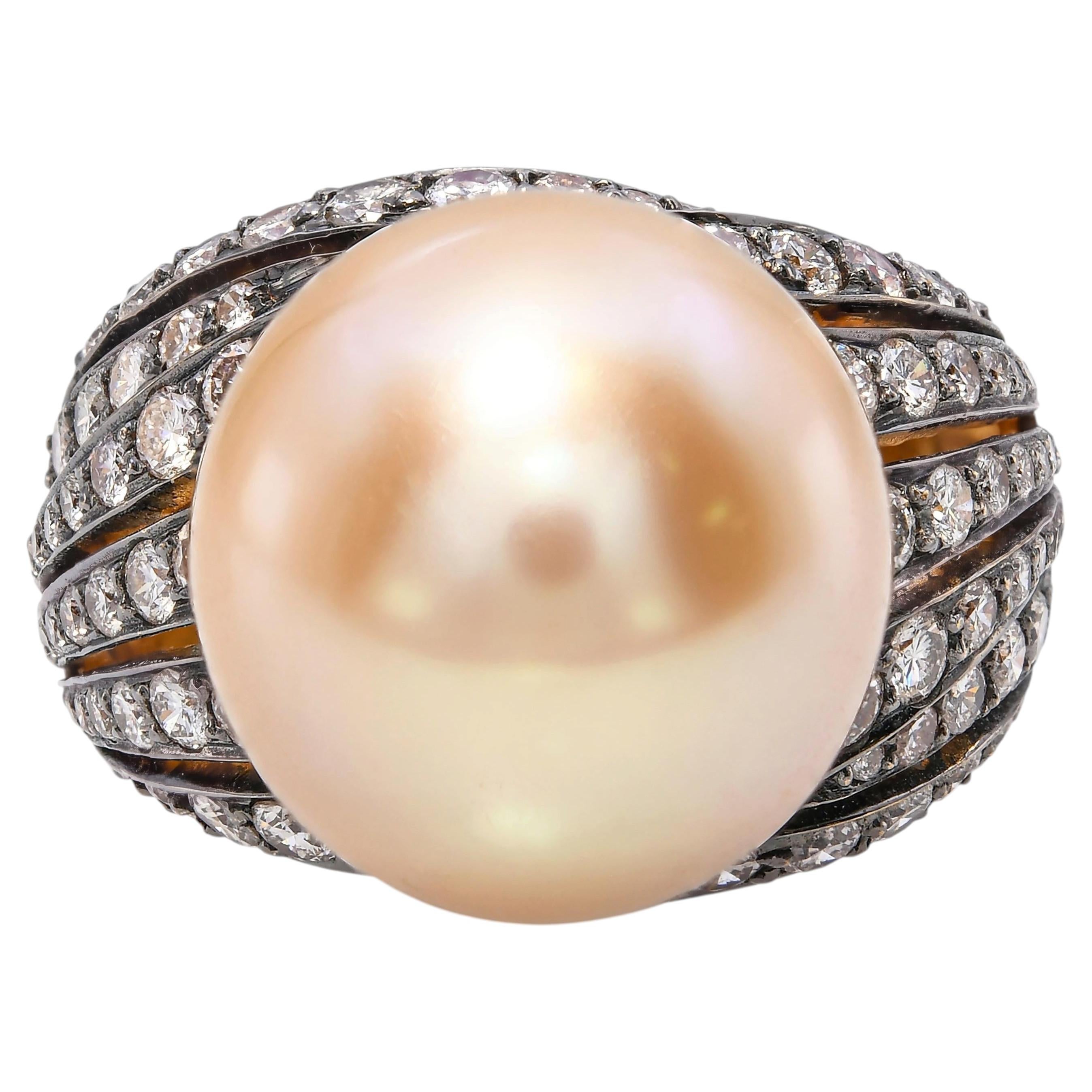 Vintage-Ring aus 18-karätigem Gelbgold mit einer goldenen Südseeperle und Diamanten
