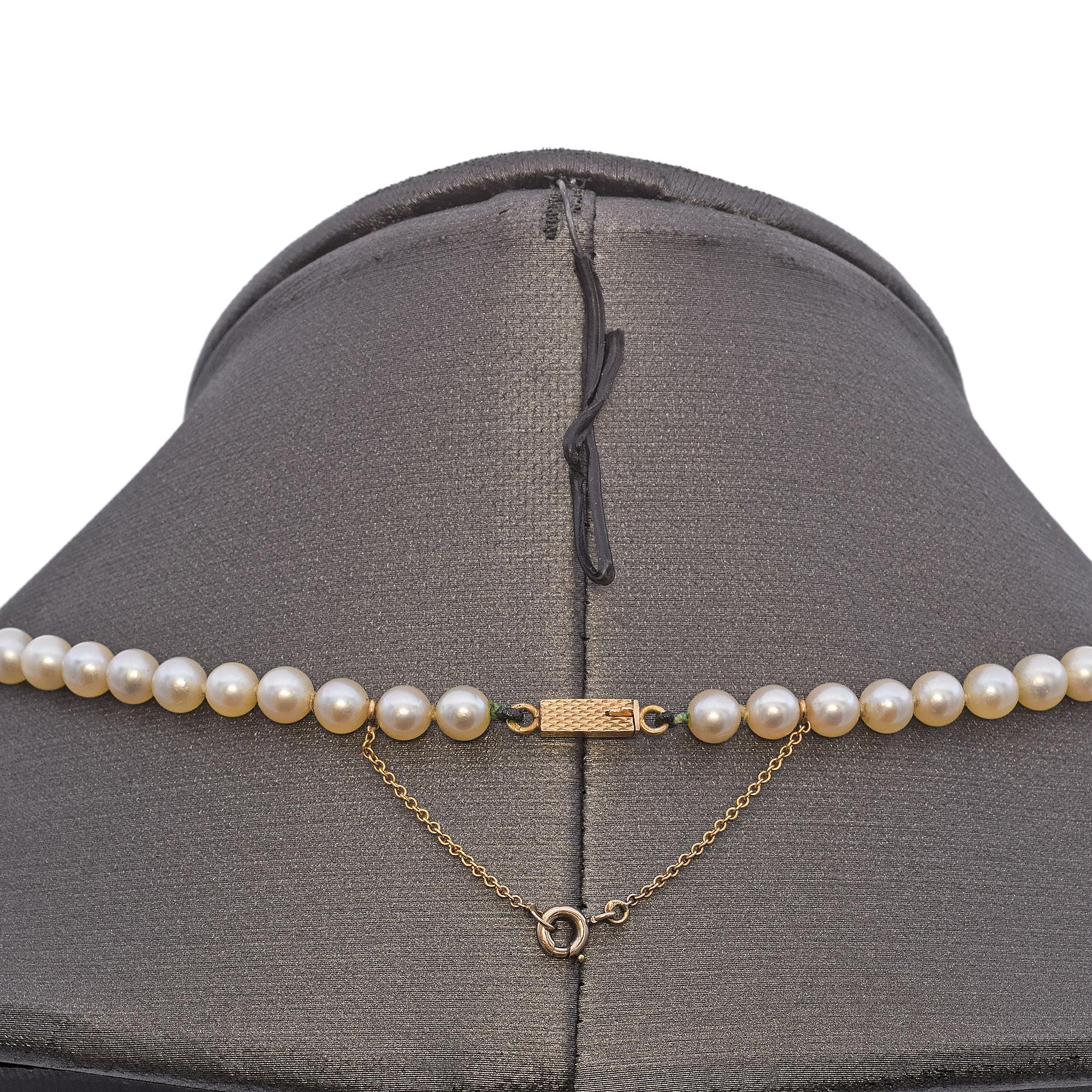 Vintage 18K Yellow Gold Graduated Pearl Beaded Strand Necklace For Sale 1