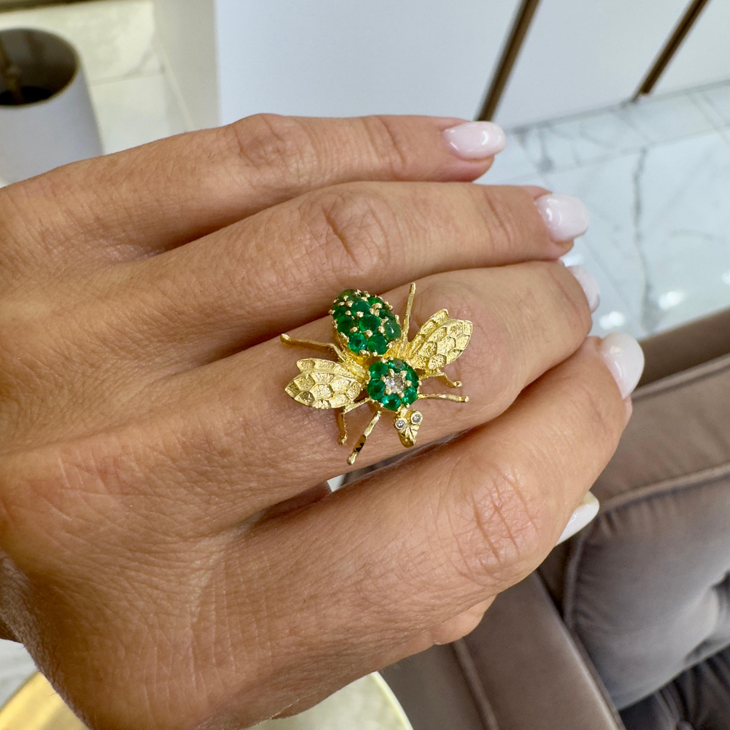 Colgante Abeja Diamante Esmeraldas Verdes Oro Amarillo 18K Vintage en venta 3