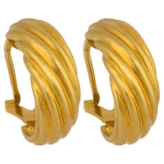 Vintage 18k yellow gold half hoop earrings Vintage 18k yellow gold half hoop earrings