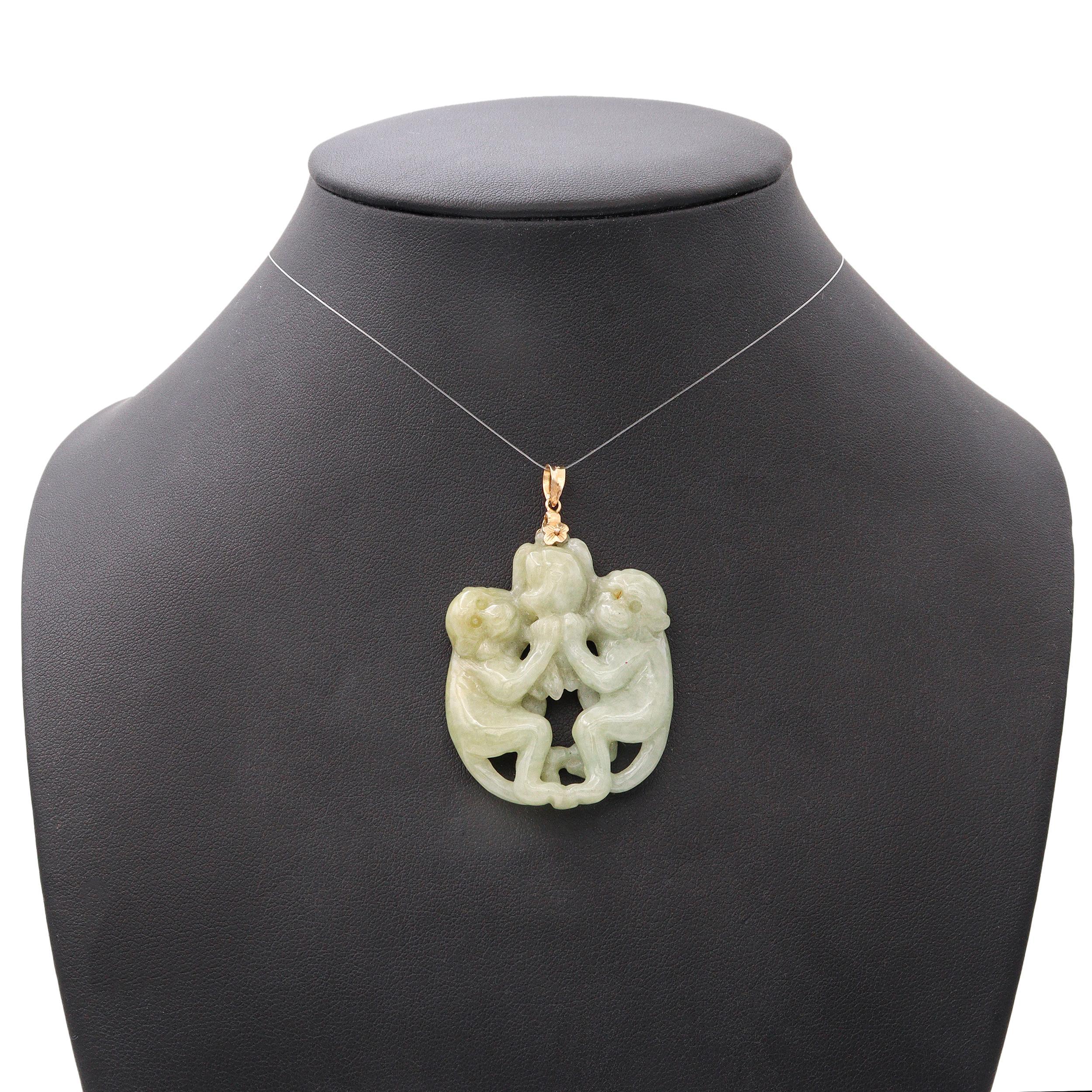 Rough Cut Vintage 18k Yellow Gold Hand Carved Jade Two Monkeys Pendant For Sale