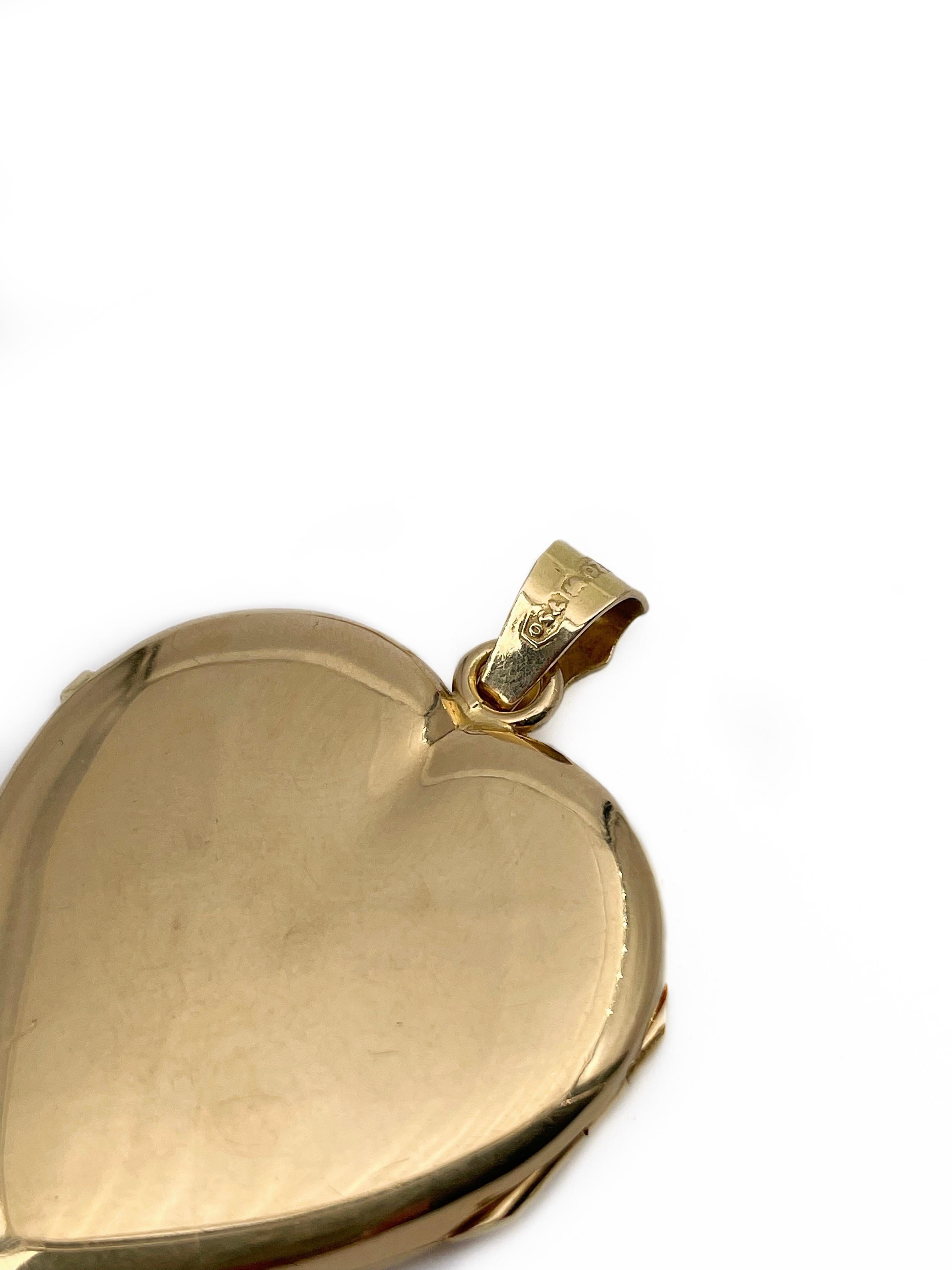 Vintage 18 Karat Yellow Gold Heart Shape Locket Pendant In Good Condition For Sale In Vilnius, LT