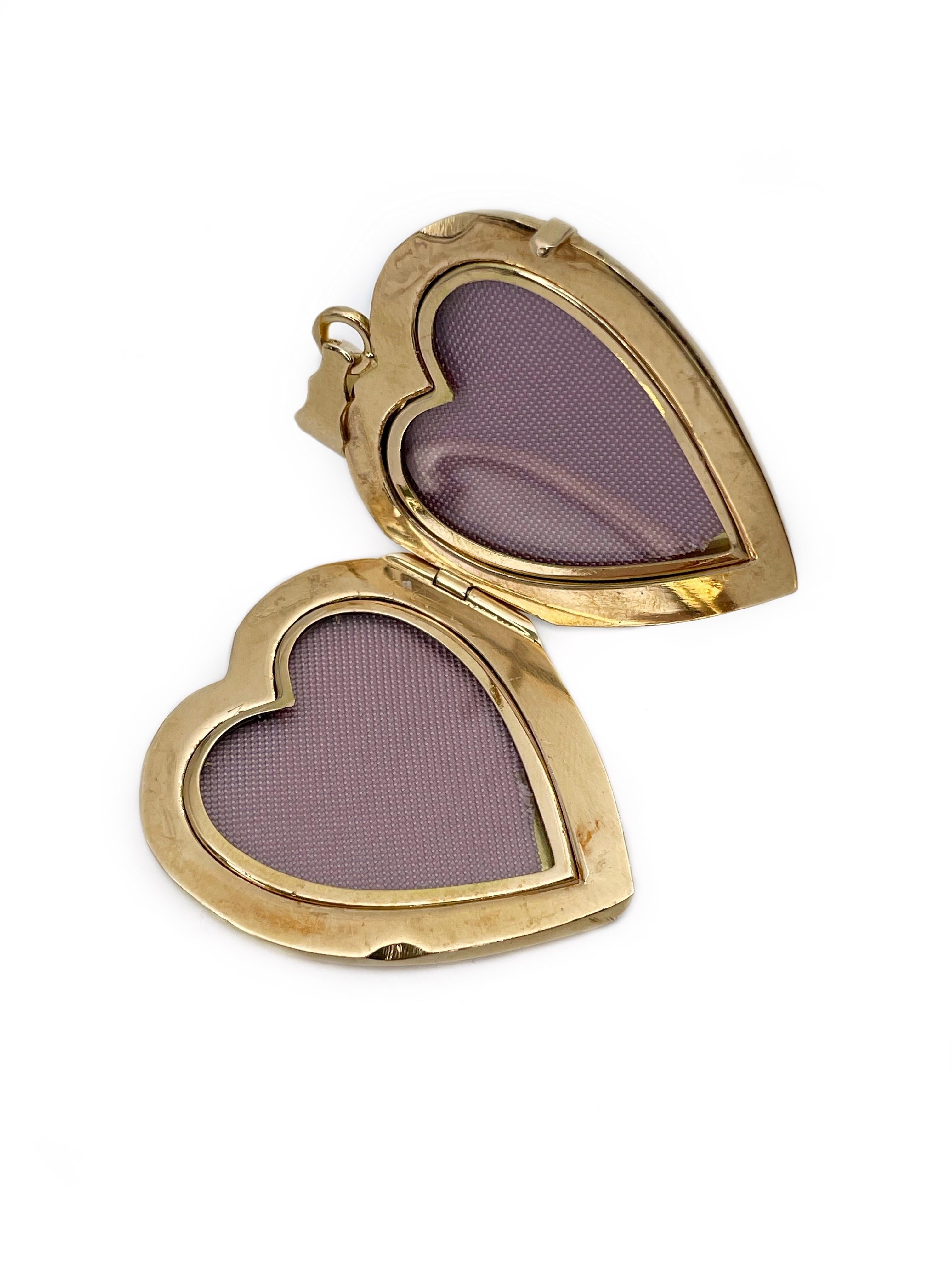 Vintage 18 Karat Yellow Gold Heart Shape Locket Pendant For Sale 1