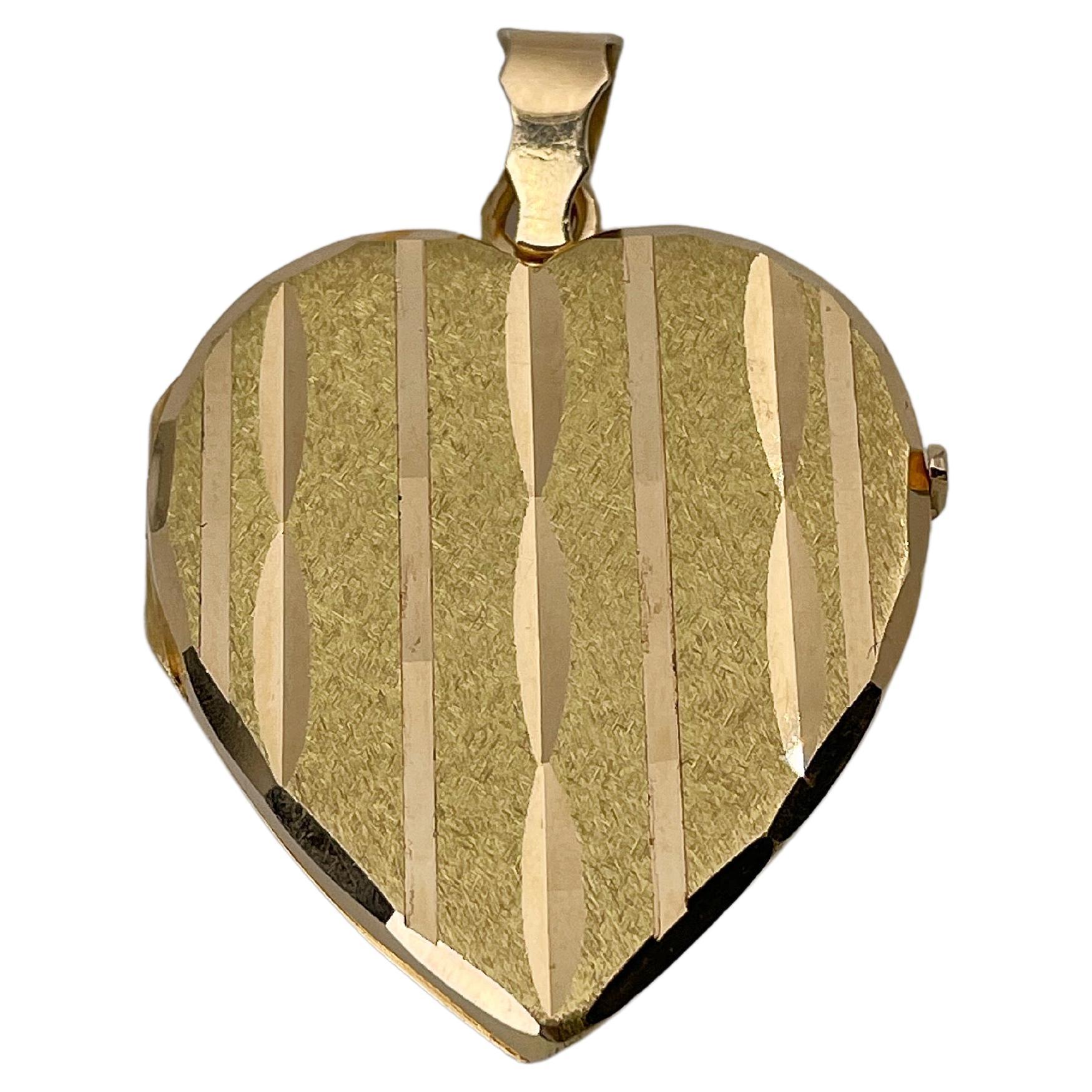Pendentif médaillon vintage en forme de cœur en or jaune 18 carats