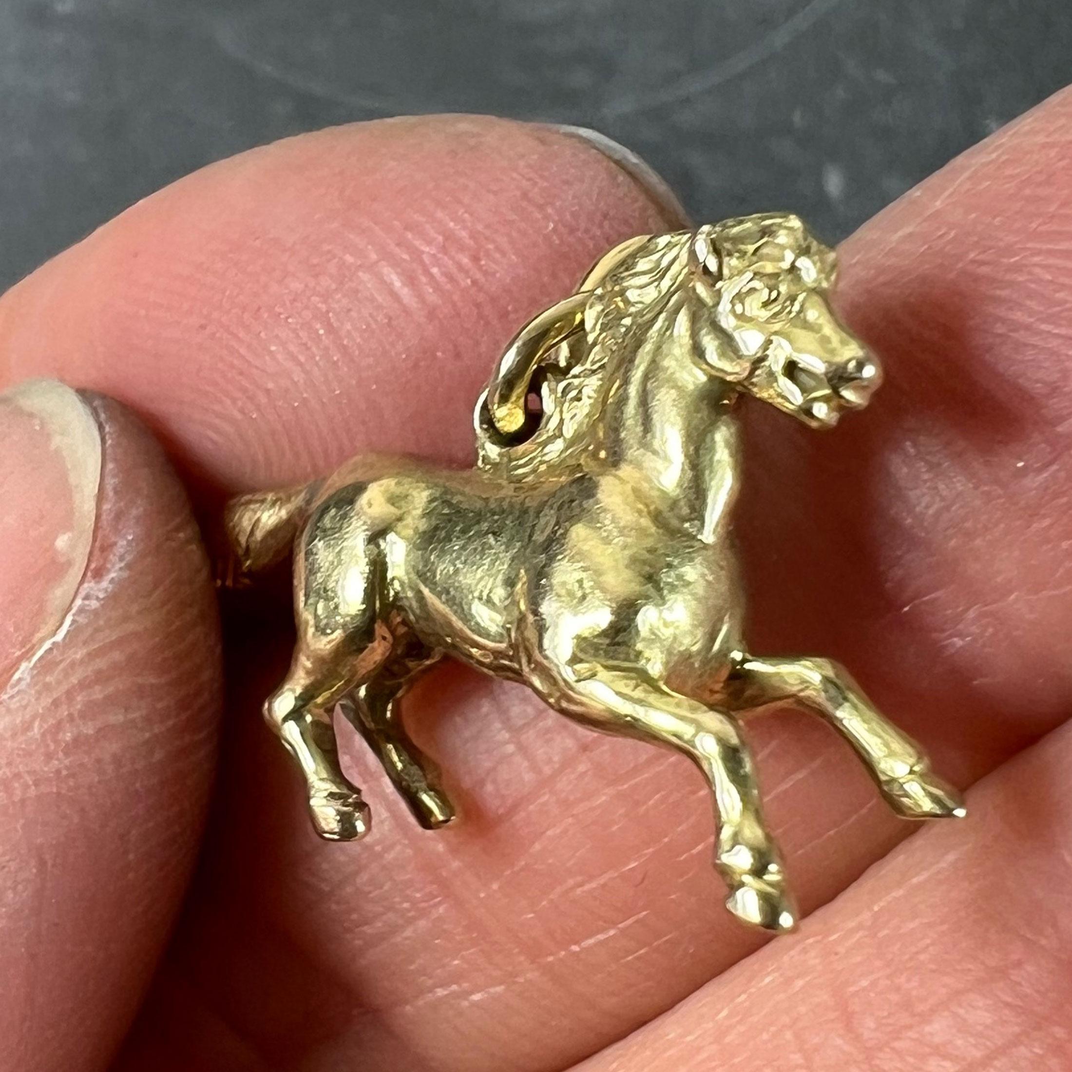 Vintage 18K Yellow Gold Horse Pony Charm Pendant en venta 2