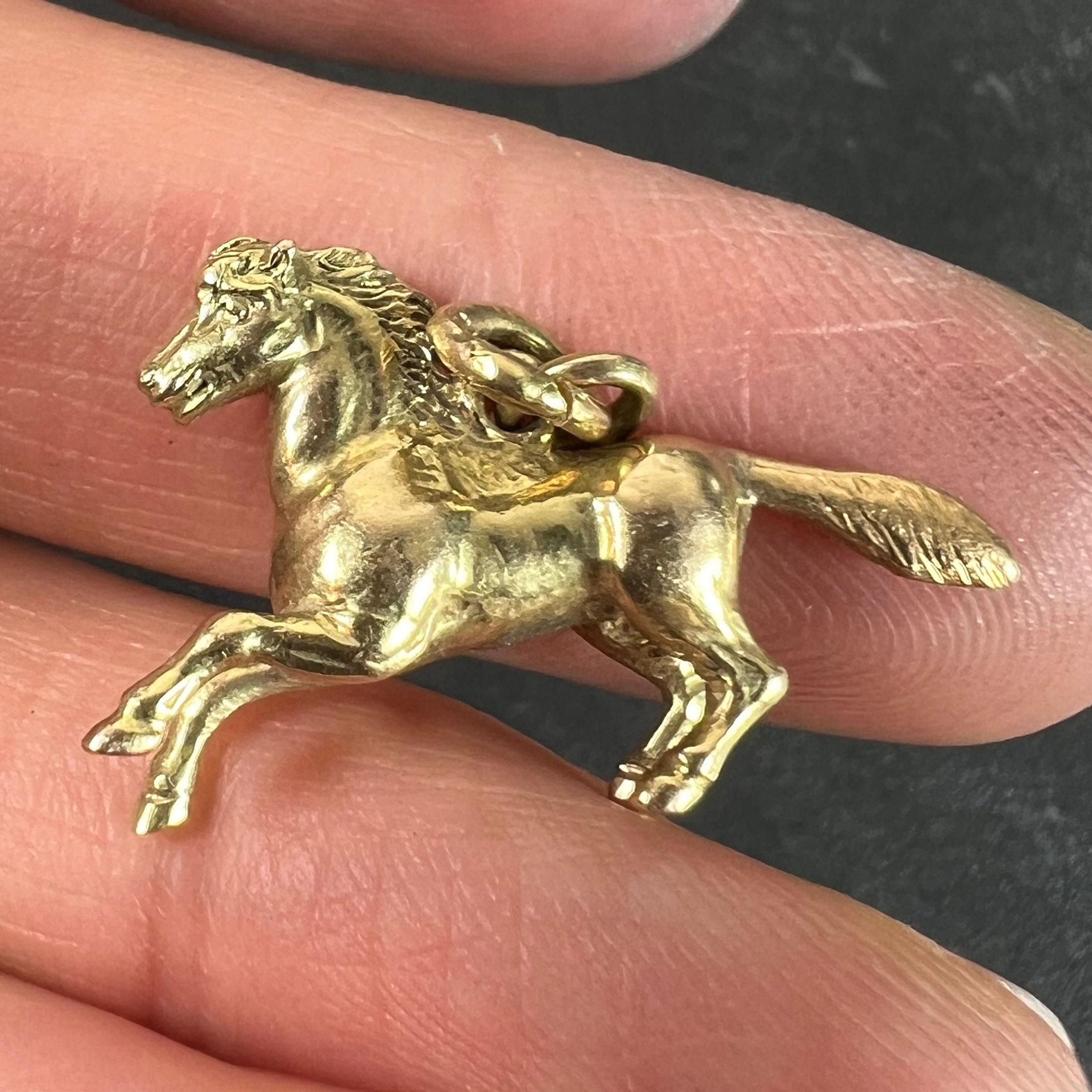 Vintage 18K Yellow Gold Horse Pony Charm Pendant en venta 4