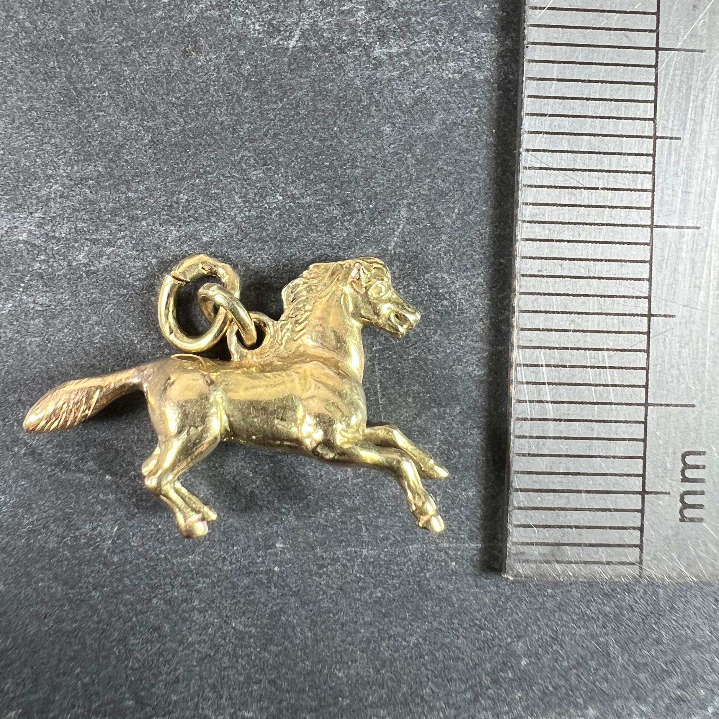 Vintage 18K Yellow Gold Horse Pony Charm Pendant en venta 5