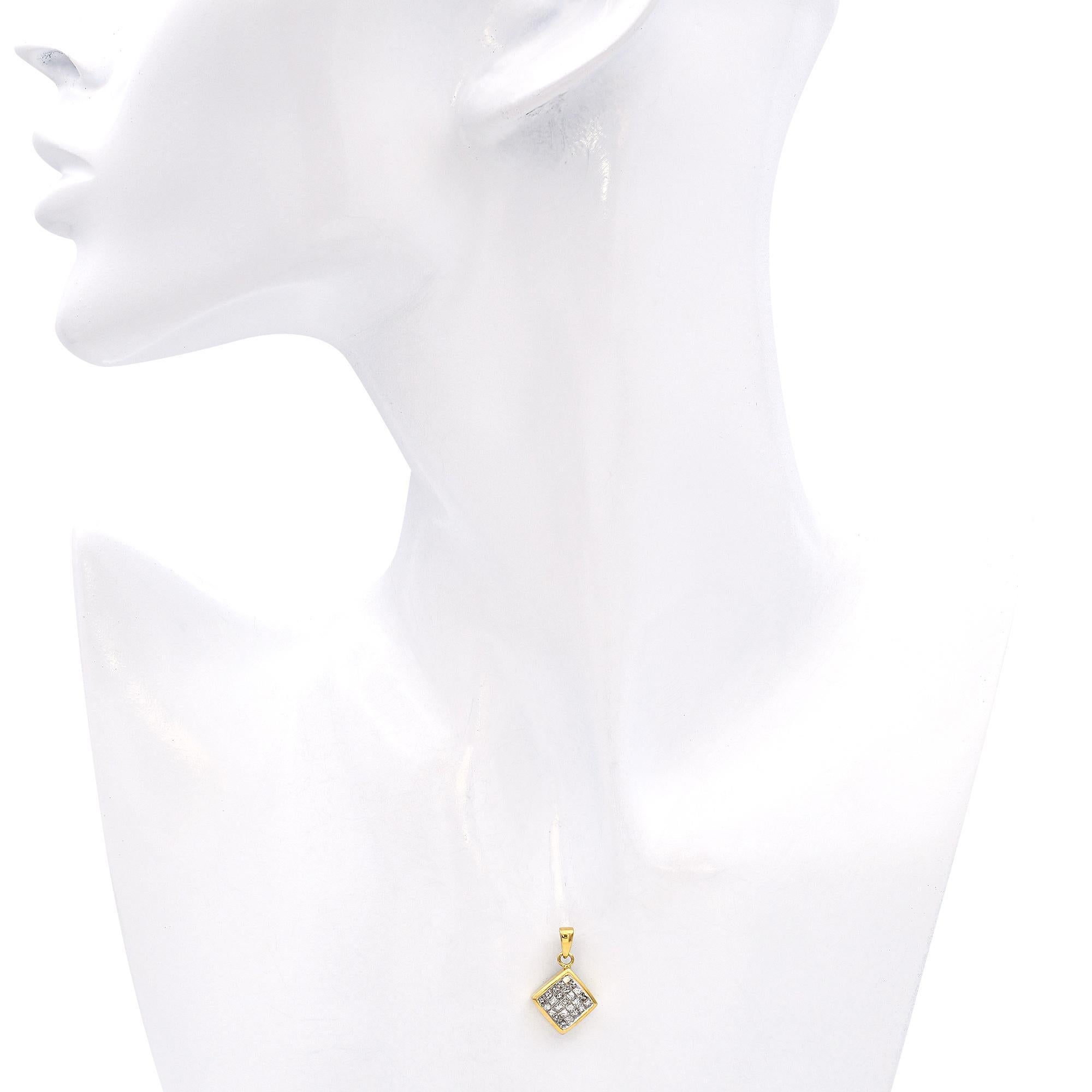 Round Cut Vintage 18k Yellow Gold Invisible Set Diamond Pendant For Sale