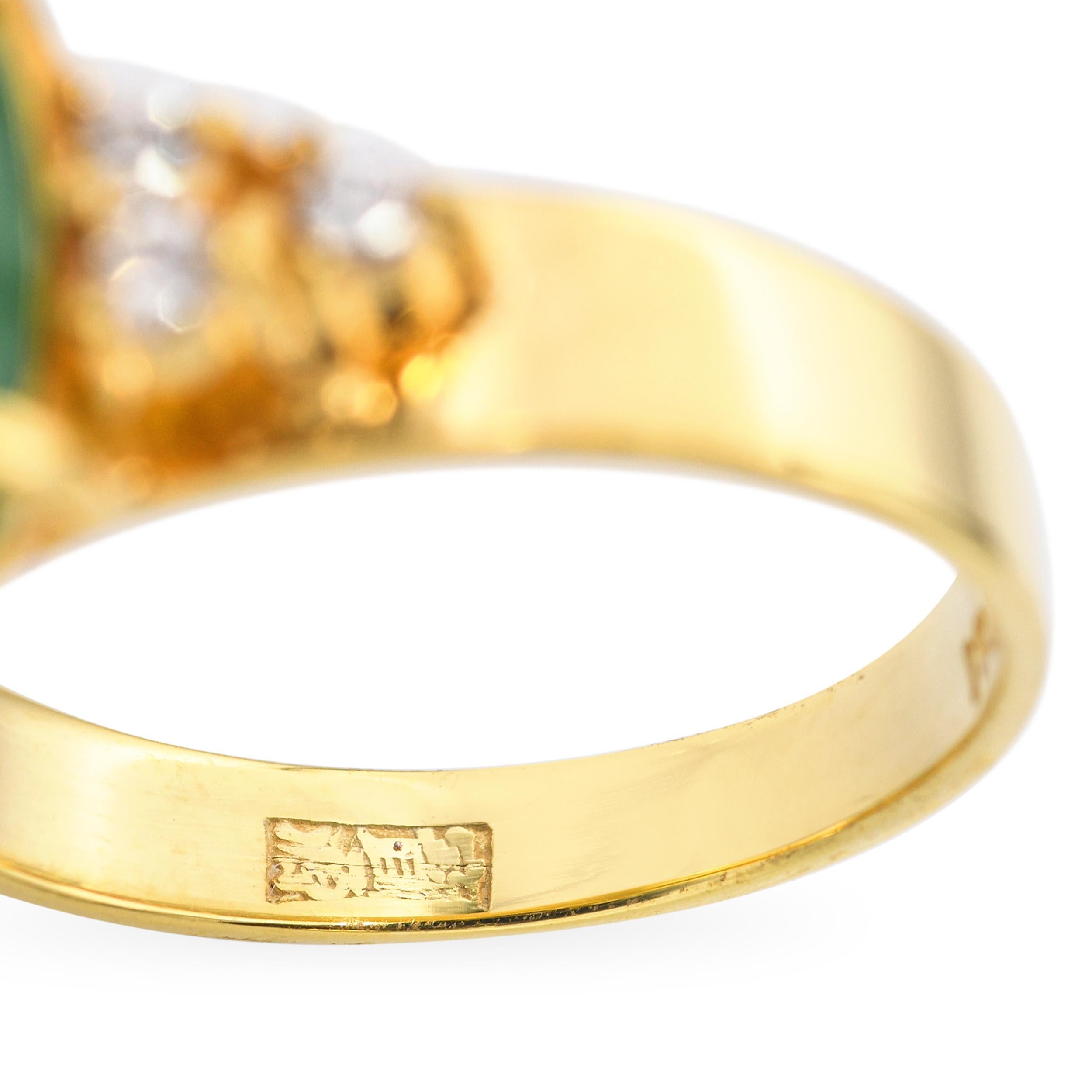 Femenino o masculino Anillo vintage de jade y diamantes en oro amarillo de 18k en venta