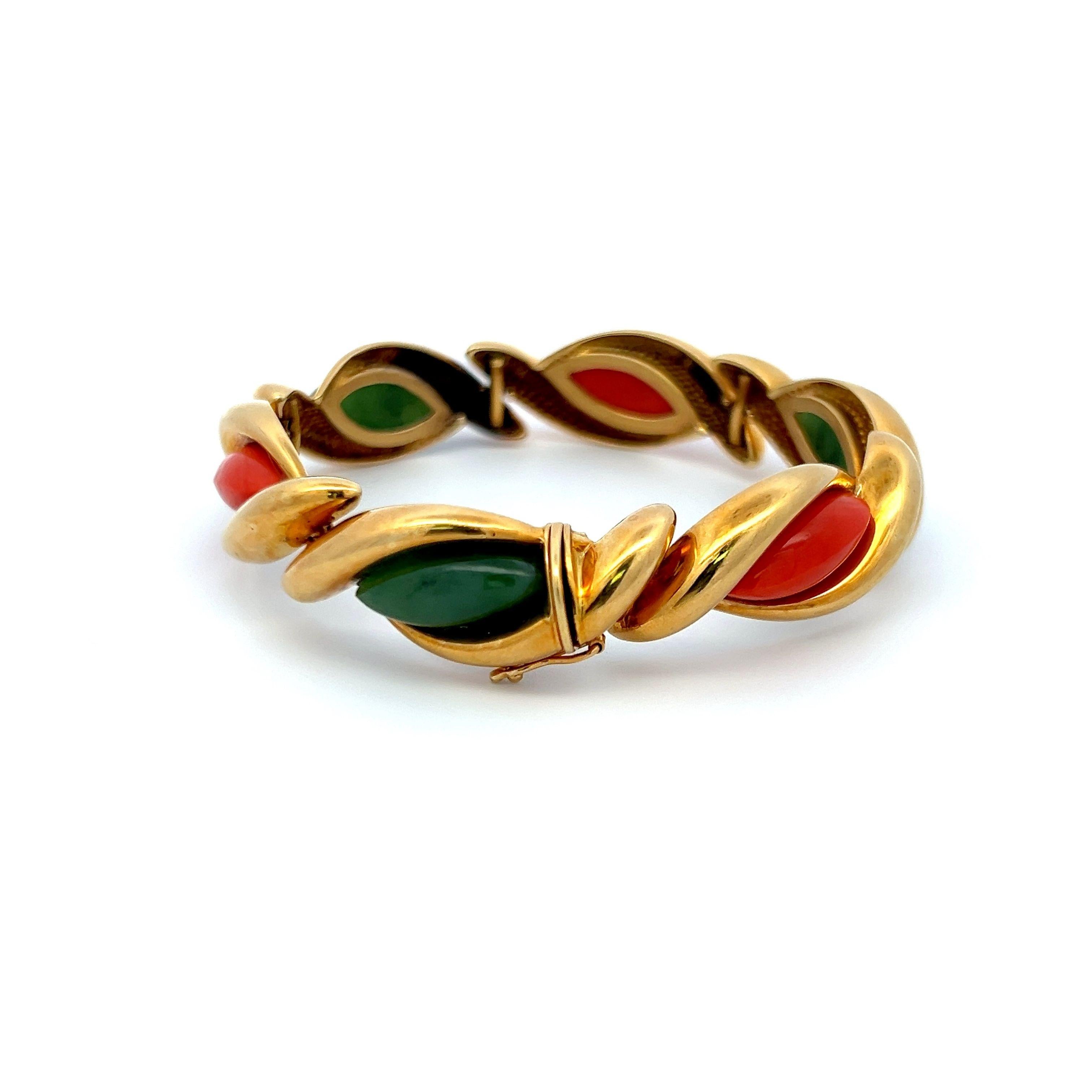 Bracciale d'epoca in oro giallo 18 carati con giada e corallo - 7 pollici, 67.4g in vendita 3