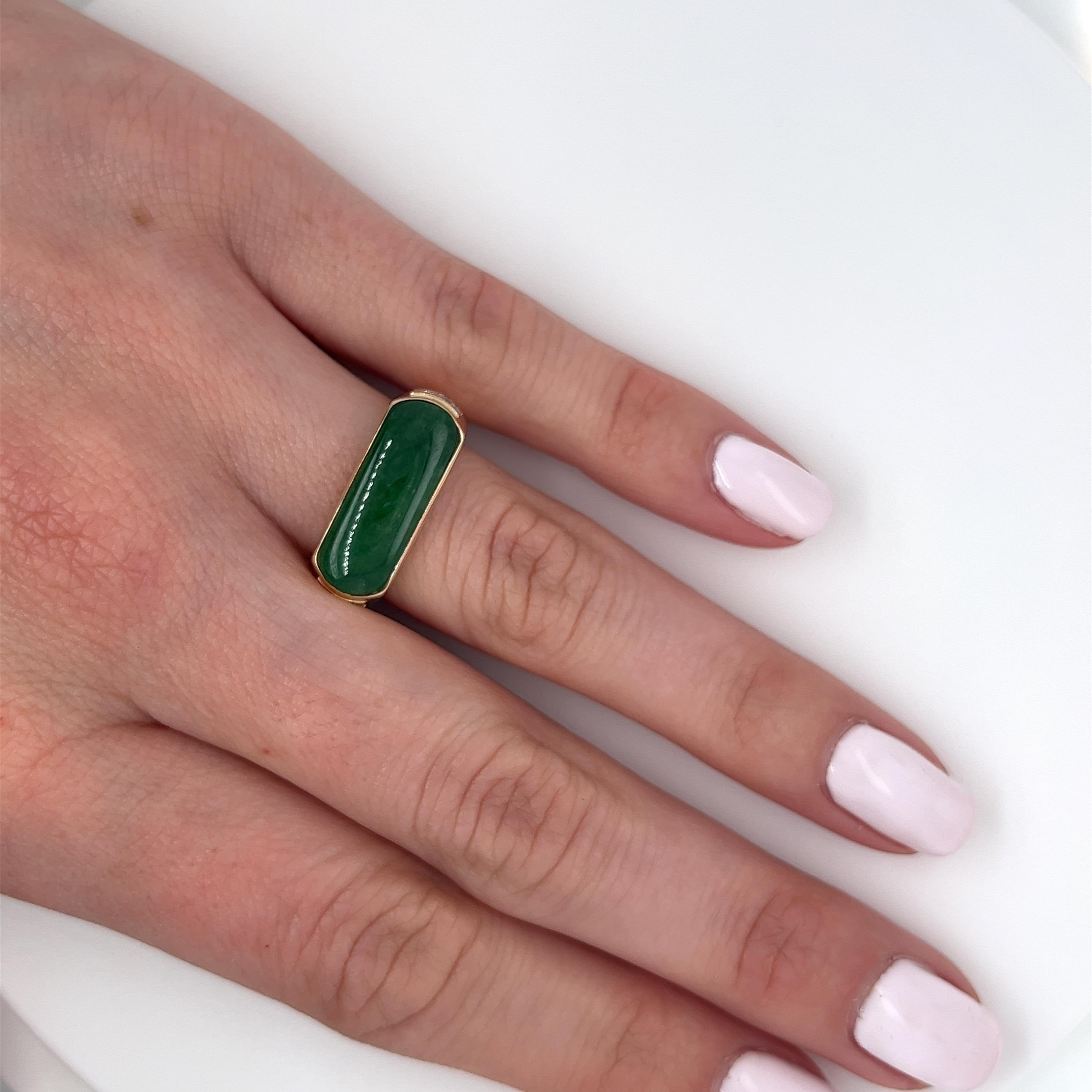 Vintage 18k Yellow Gold Jadeite Jade and Diamond Horizontal Wide Face Ring For Sale 1