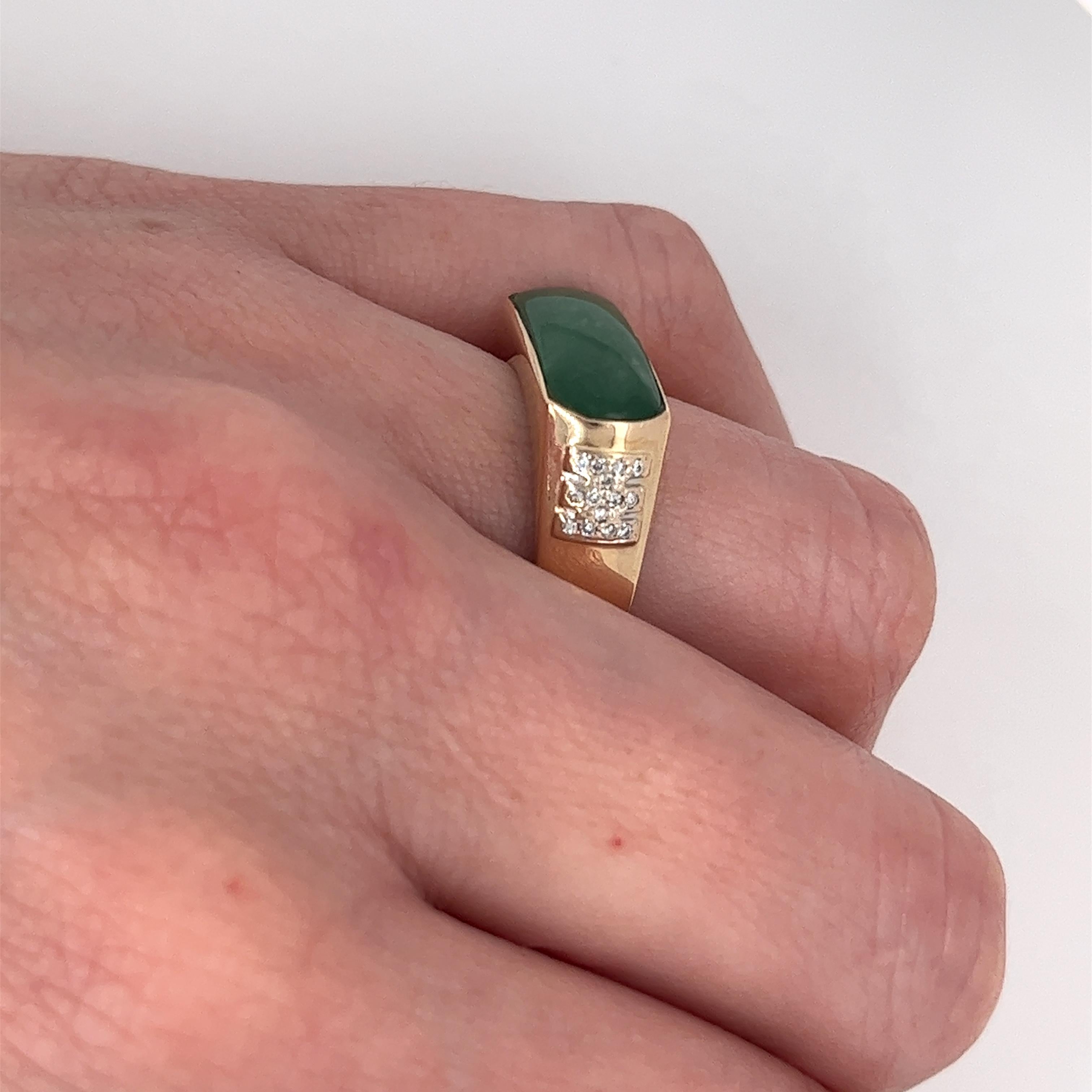 Vintage 18k Yellow Gold Jadeite Jade and Diamond Horizontal Wide Face Ring For Sale 2