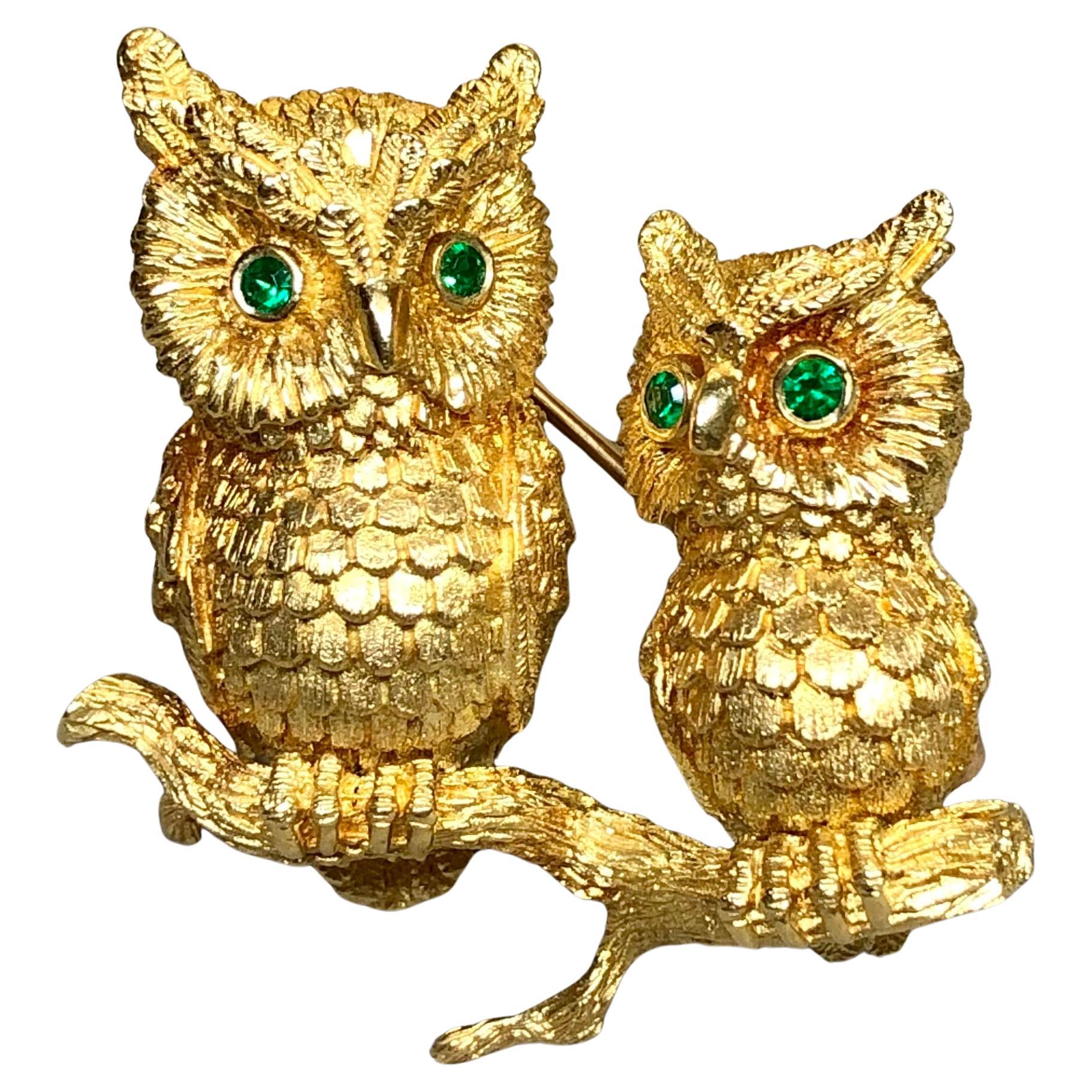 Vintage 18K Yellow Gold KURT WAYNE Emerald Double Owl Textured Brooch c. 1970