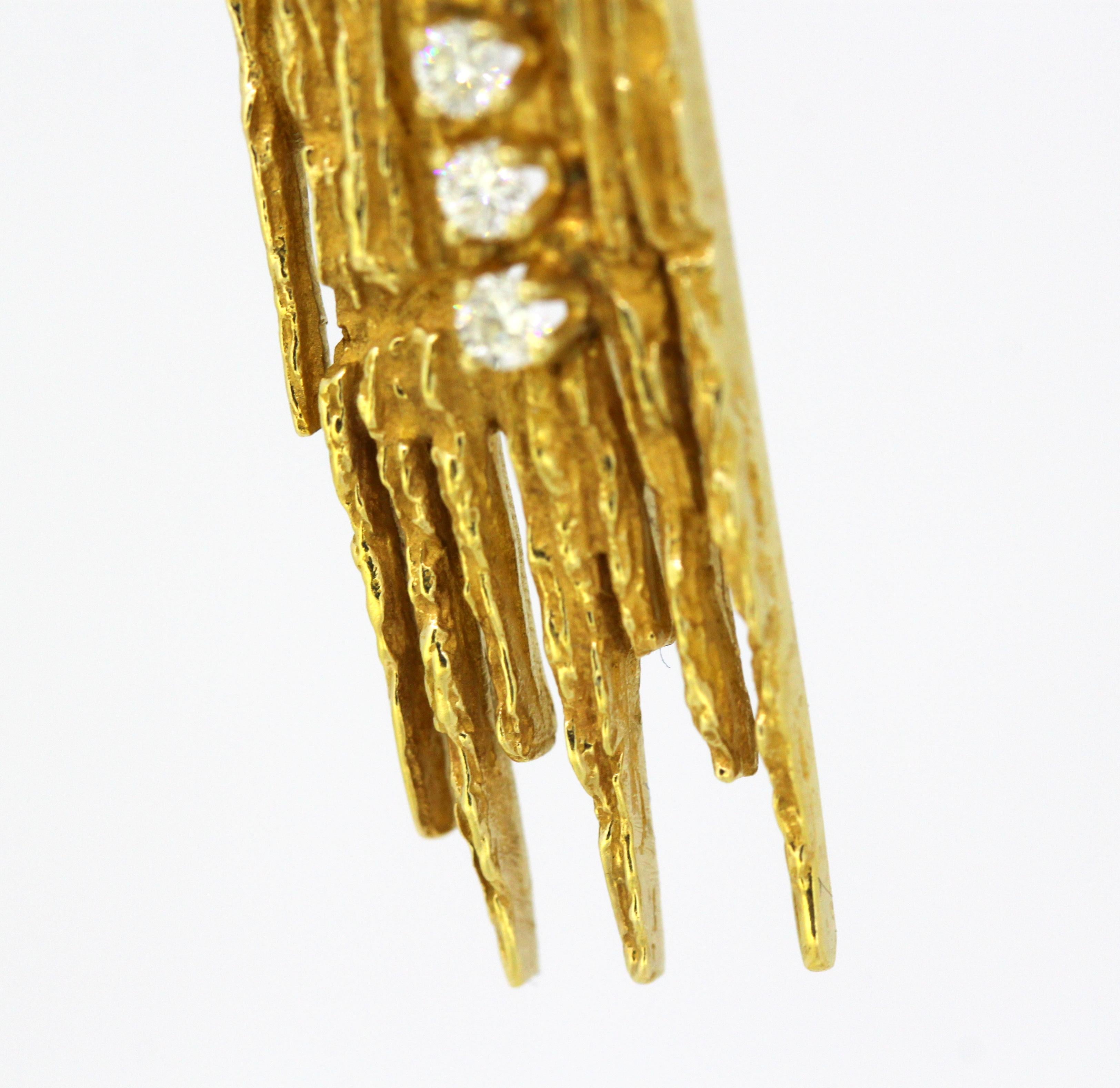 Women's or Men's Vintage 18 Karat Yellow Gold Ladies Necklace with Pendant and Diamonds, 1970s