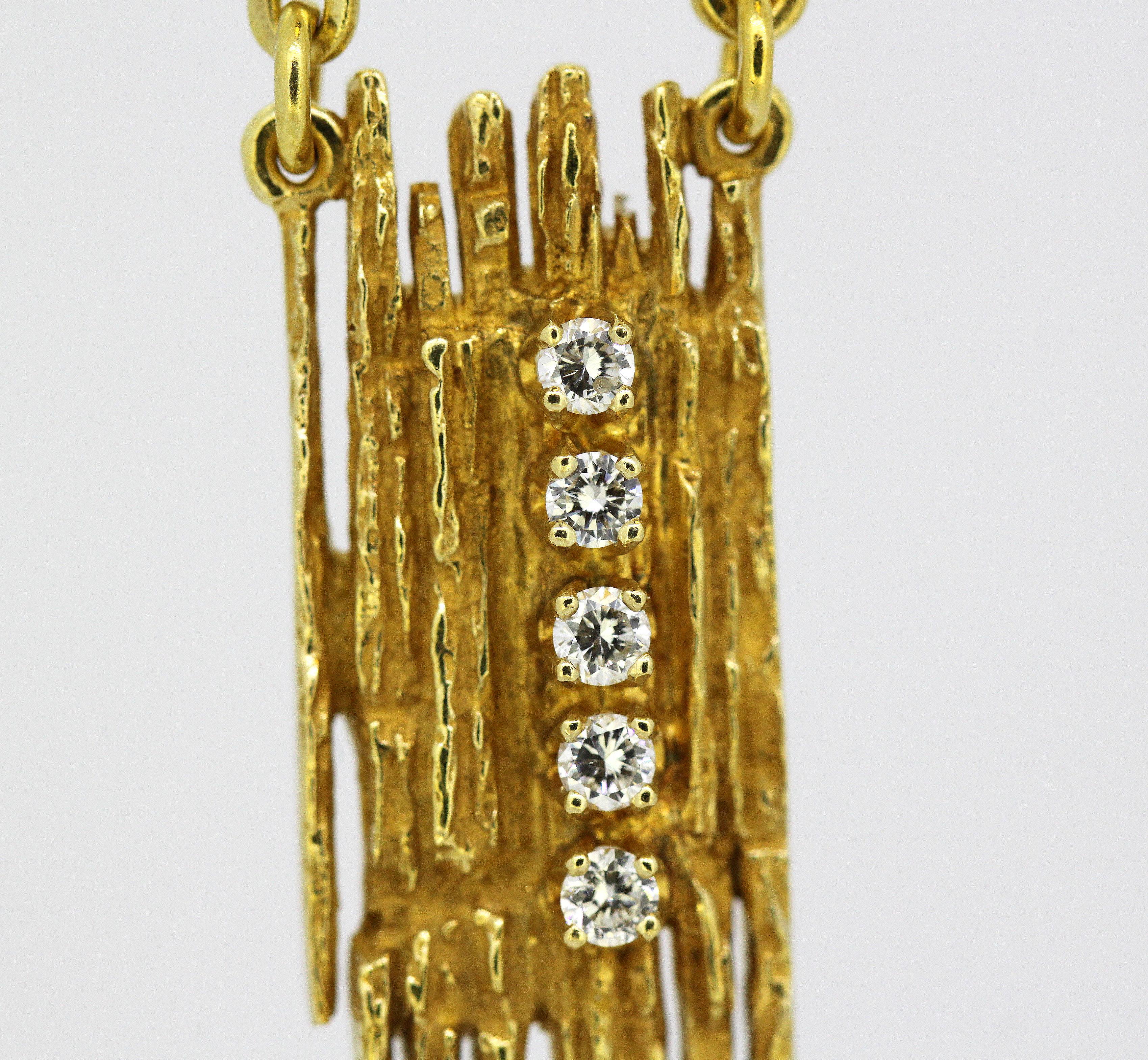Vintage 18 Karat Yellow Gold Ladies Necklace with Pendant and Diamonds, 1970s 2