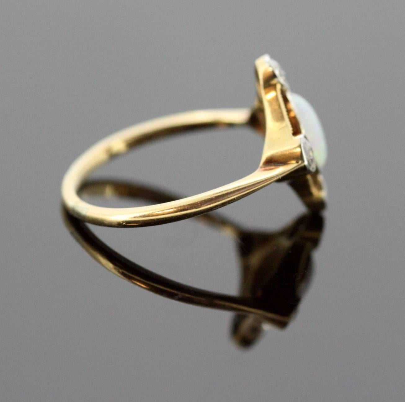 Vintage 18 Karat Yellow Gold Ladies Ring with Opal and Diamonds, circa 1970s In Excellent Condition In Braintree, GB