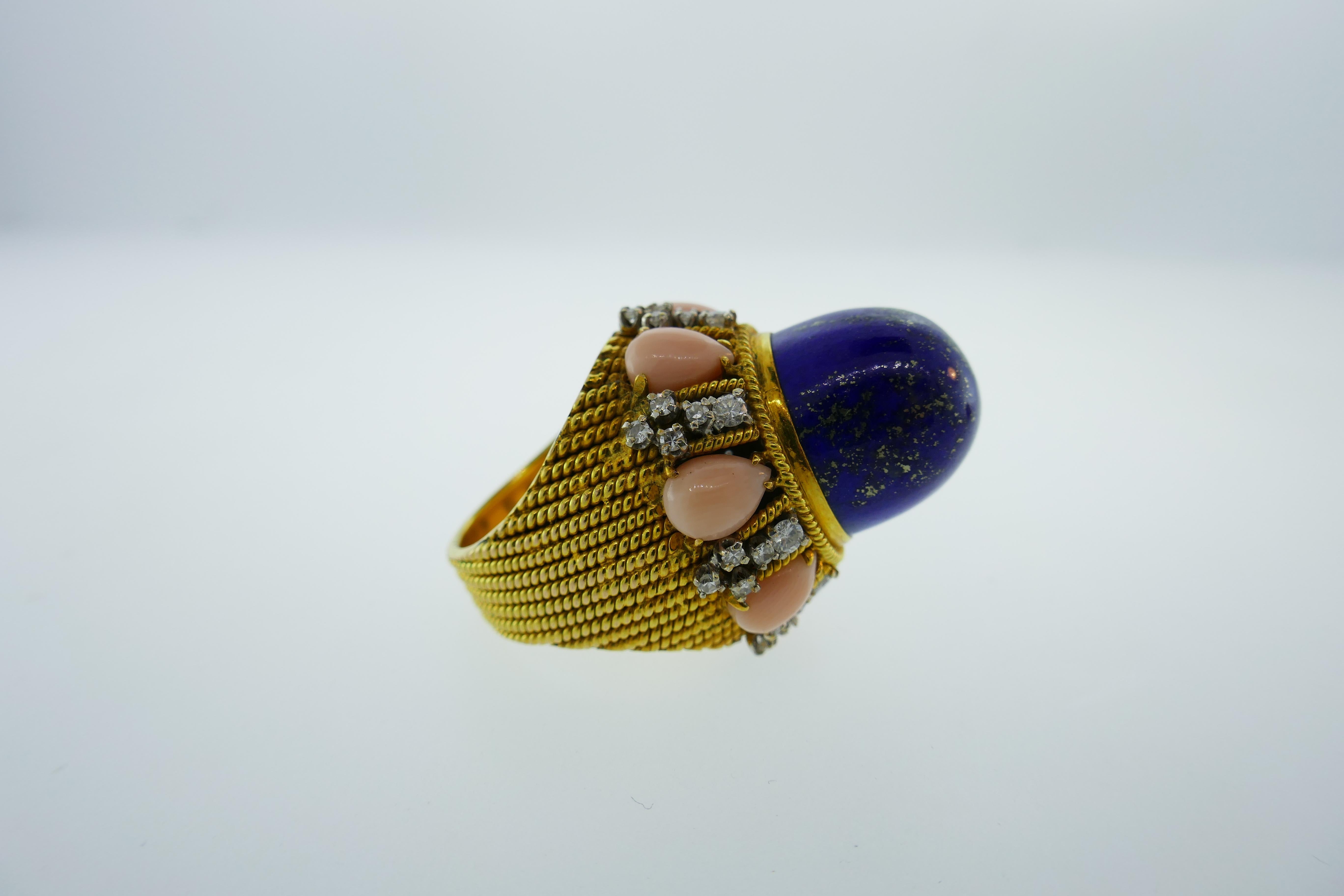 Vintage 18K Yellow Gold, Lapis, Coral & Diamond Ring & Earrings Set circa 1960s 7