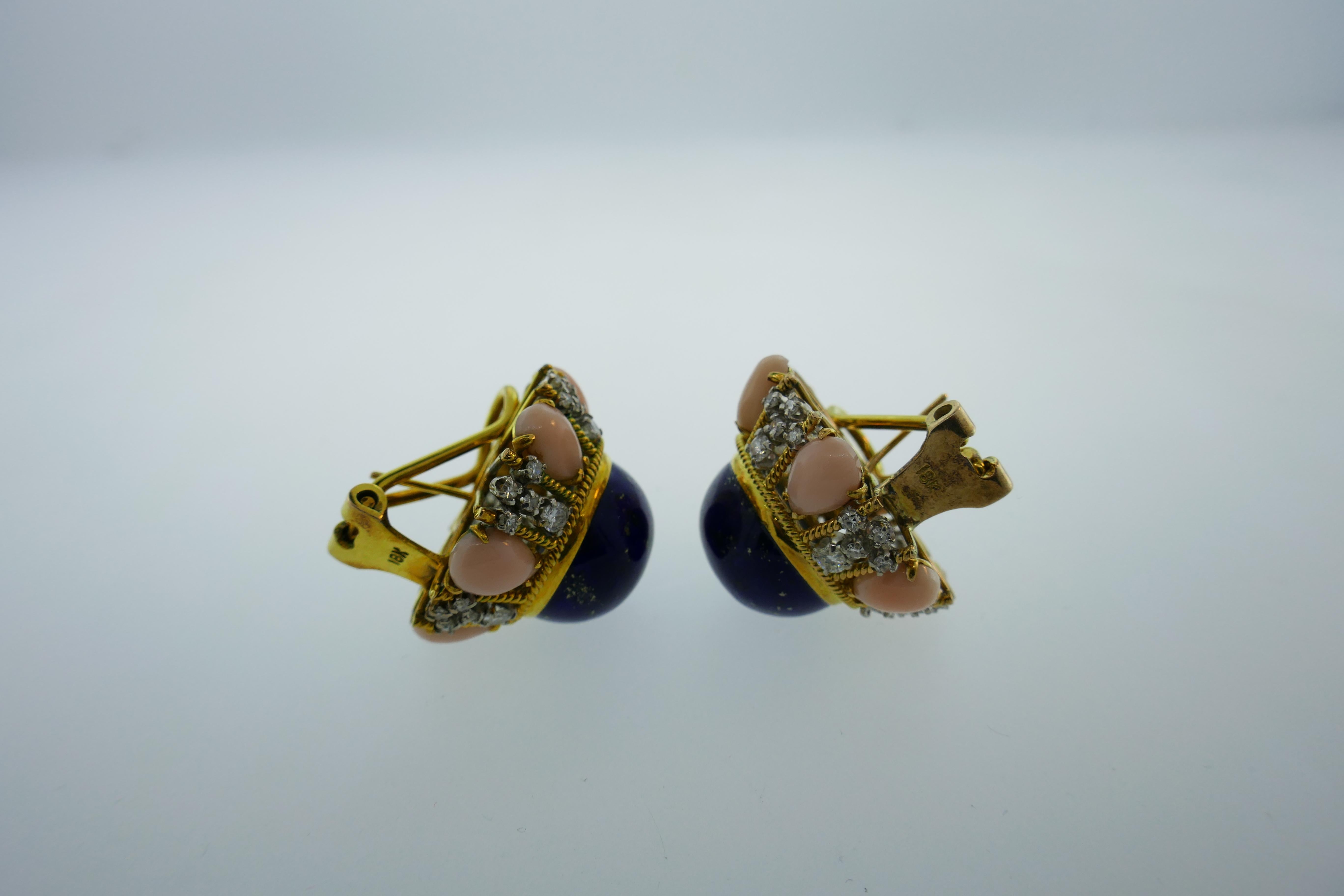 Women's Vintage 18K Yellow Gold, Lapis, Coral & Diamond Ring & Earrings Set circa 1960s