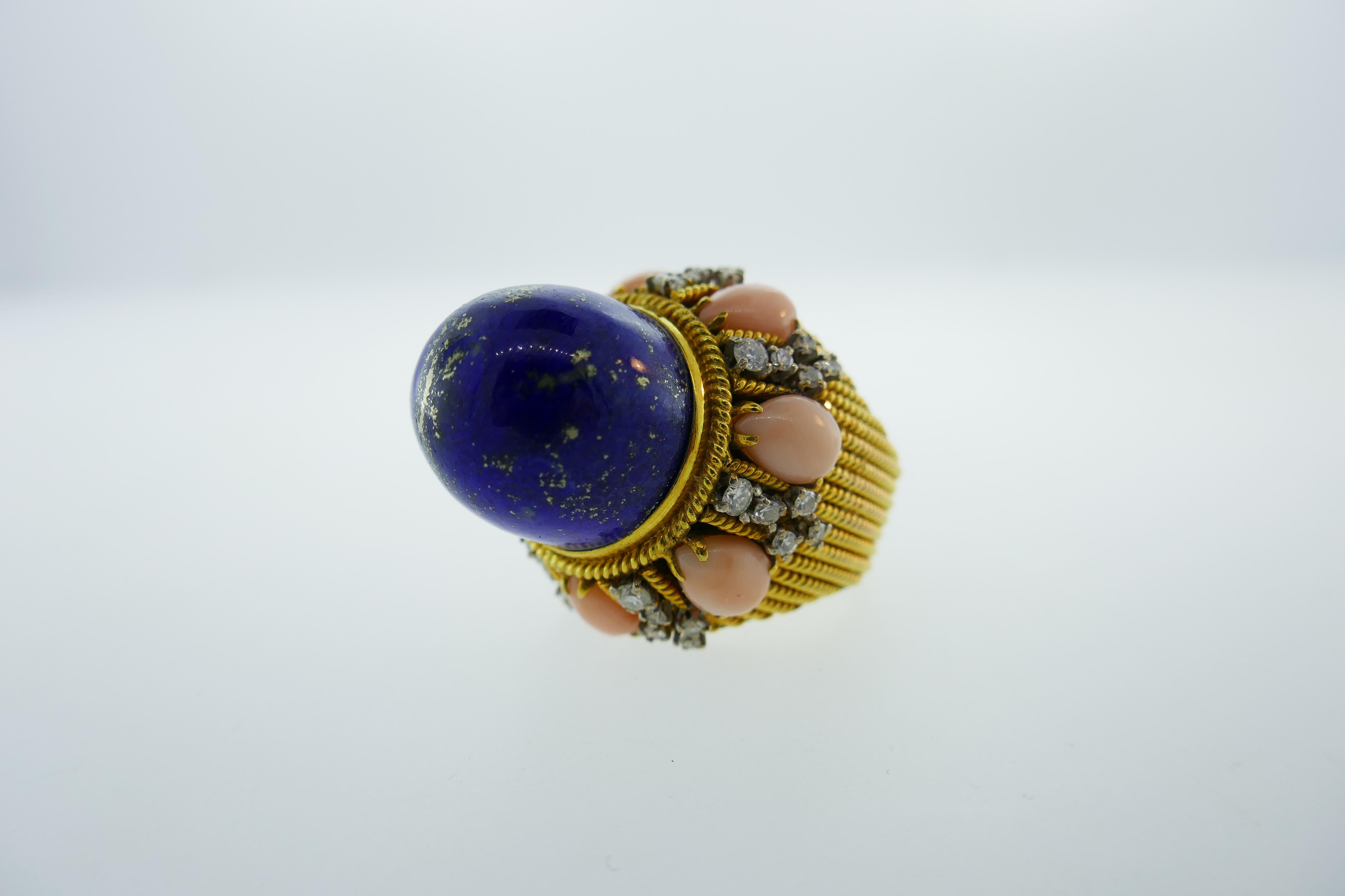 Vintage 18K Yellow Gold, Lapis, Coral & Diamond Ring & Earrings Set circa 1960s 4