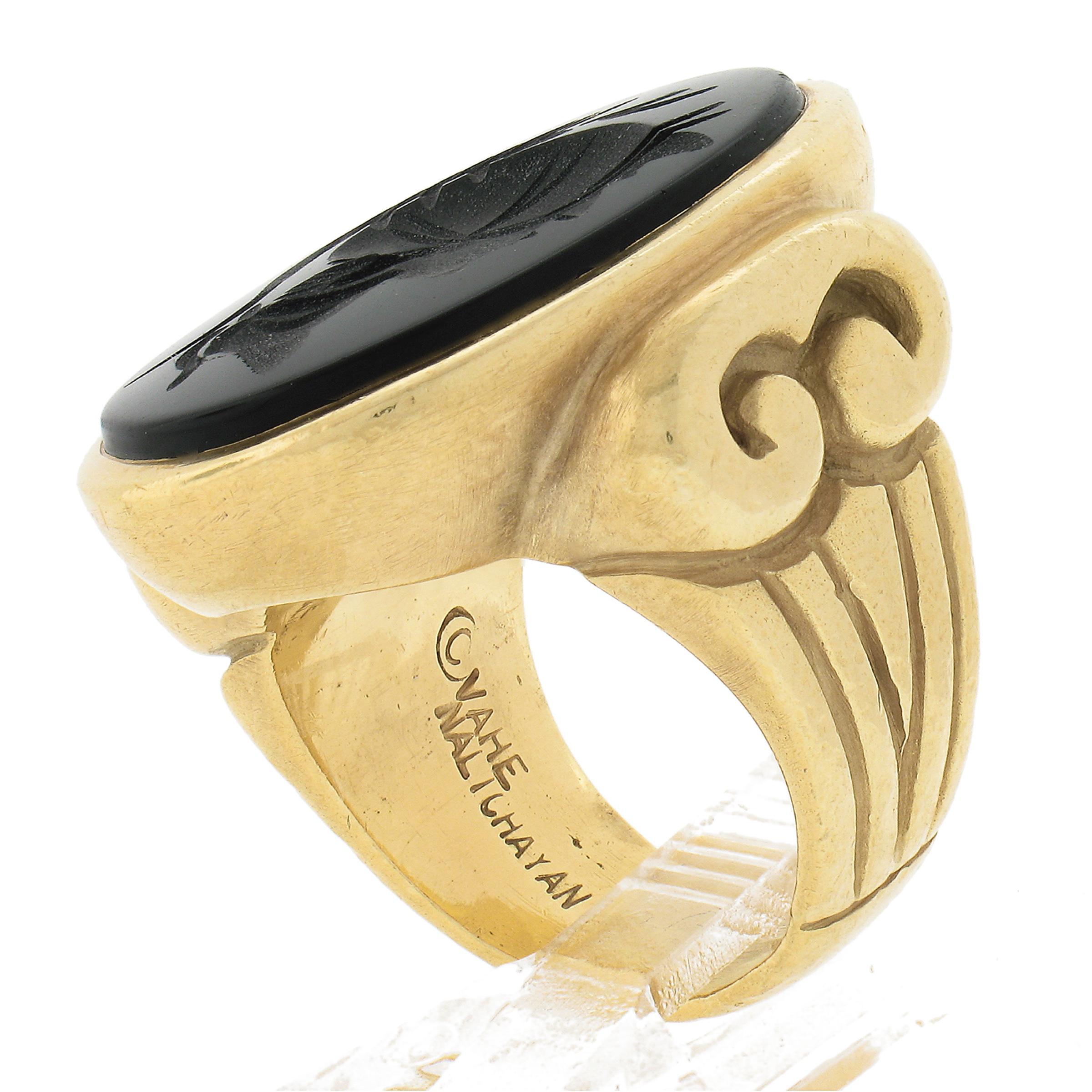Vintage 18K Yellow Gold Large Oval Black Onyx Carved Intaglio Trojan Heavy Ring For Sale 4
