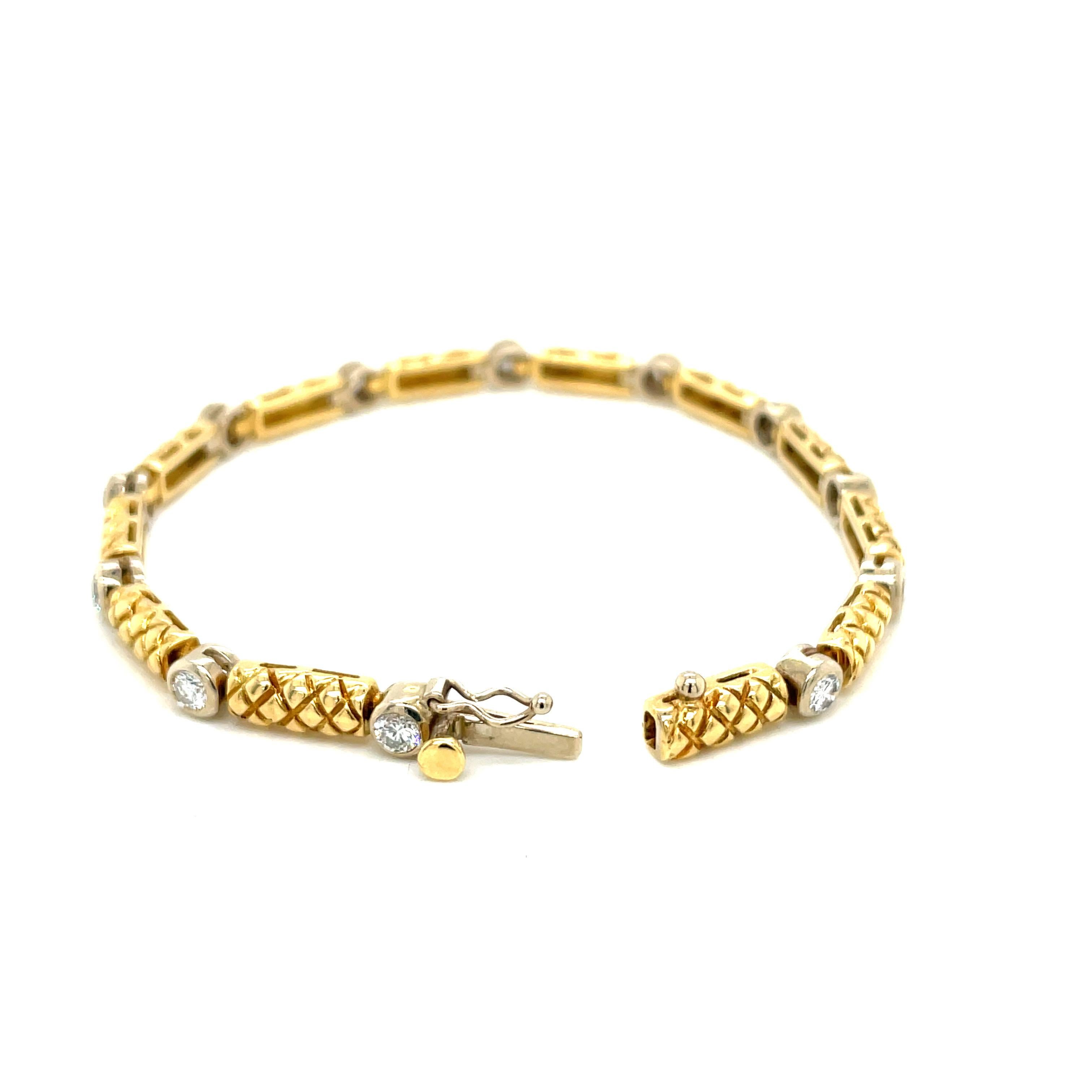 Vintage 18k yellow gold Link and Diamond Bracelet For Sale 4